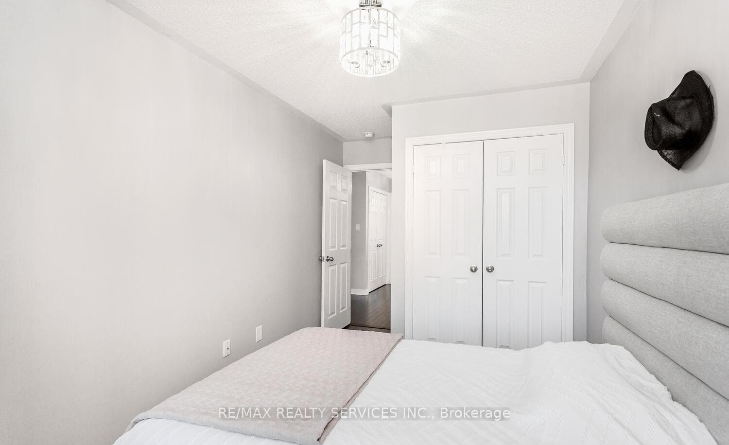 14 Rockman Crescent photo 27