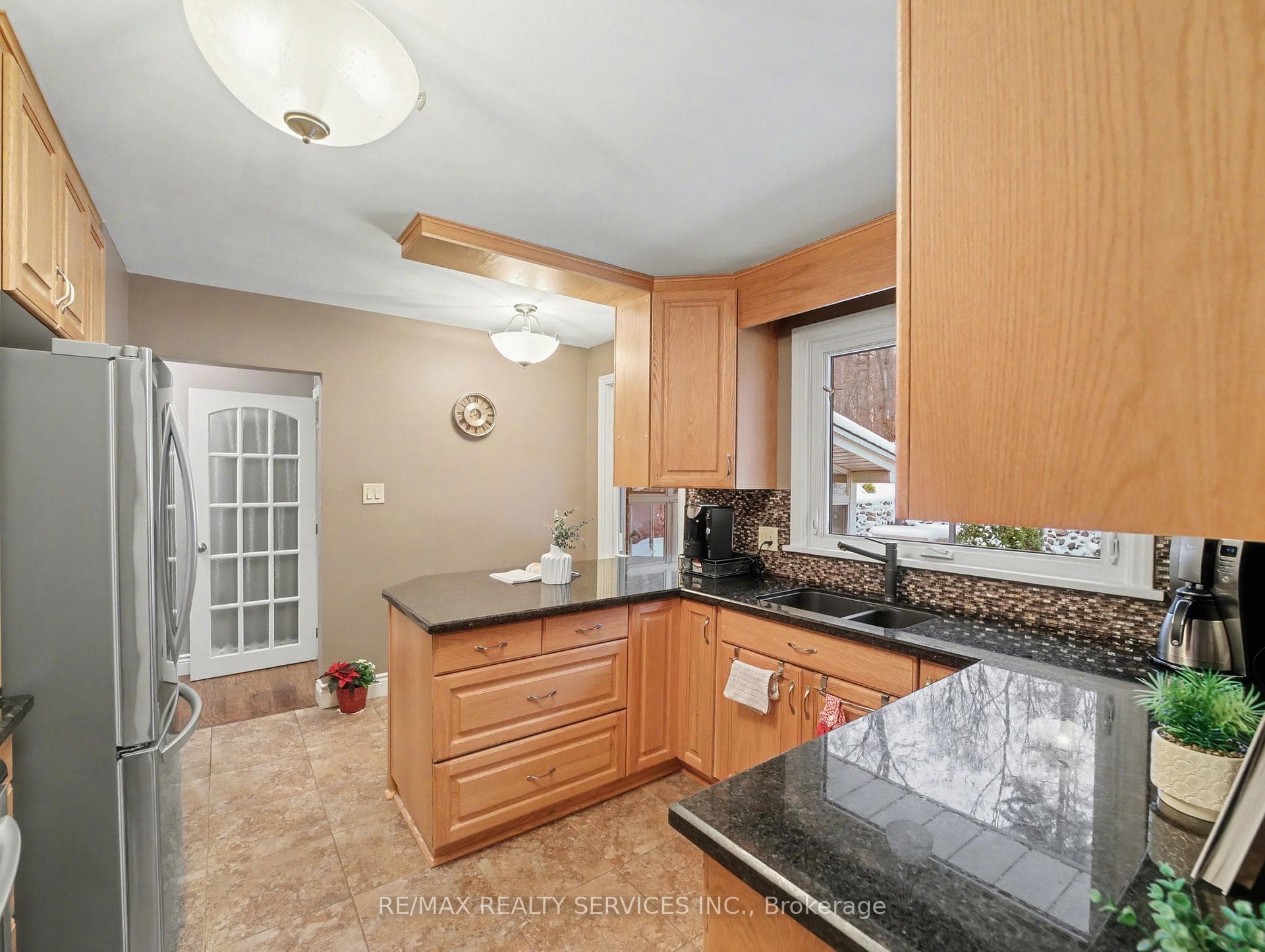 145 Glenforest Road photo 13