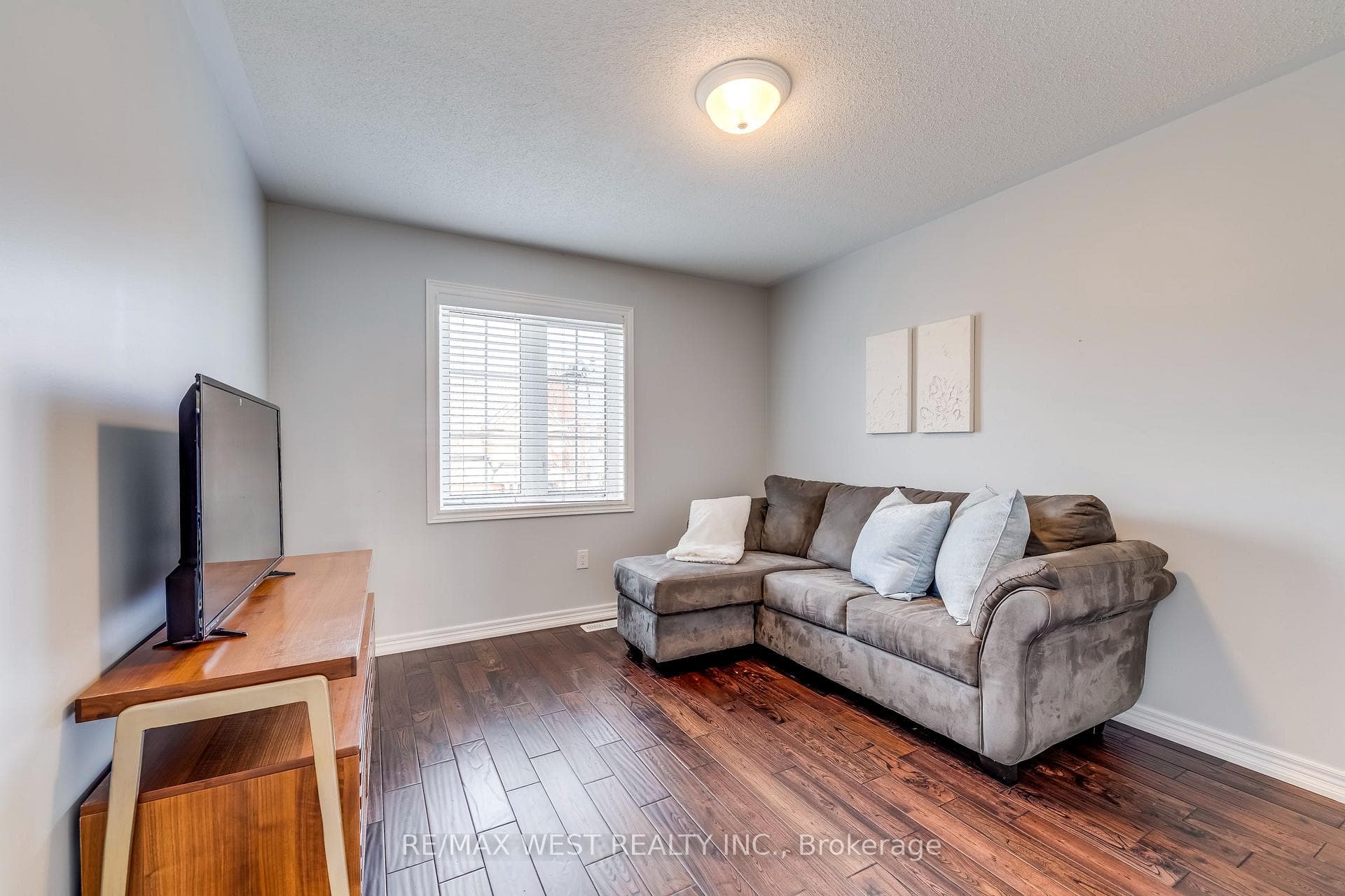 606 Nairn Circle photo 25