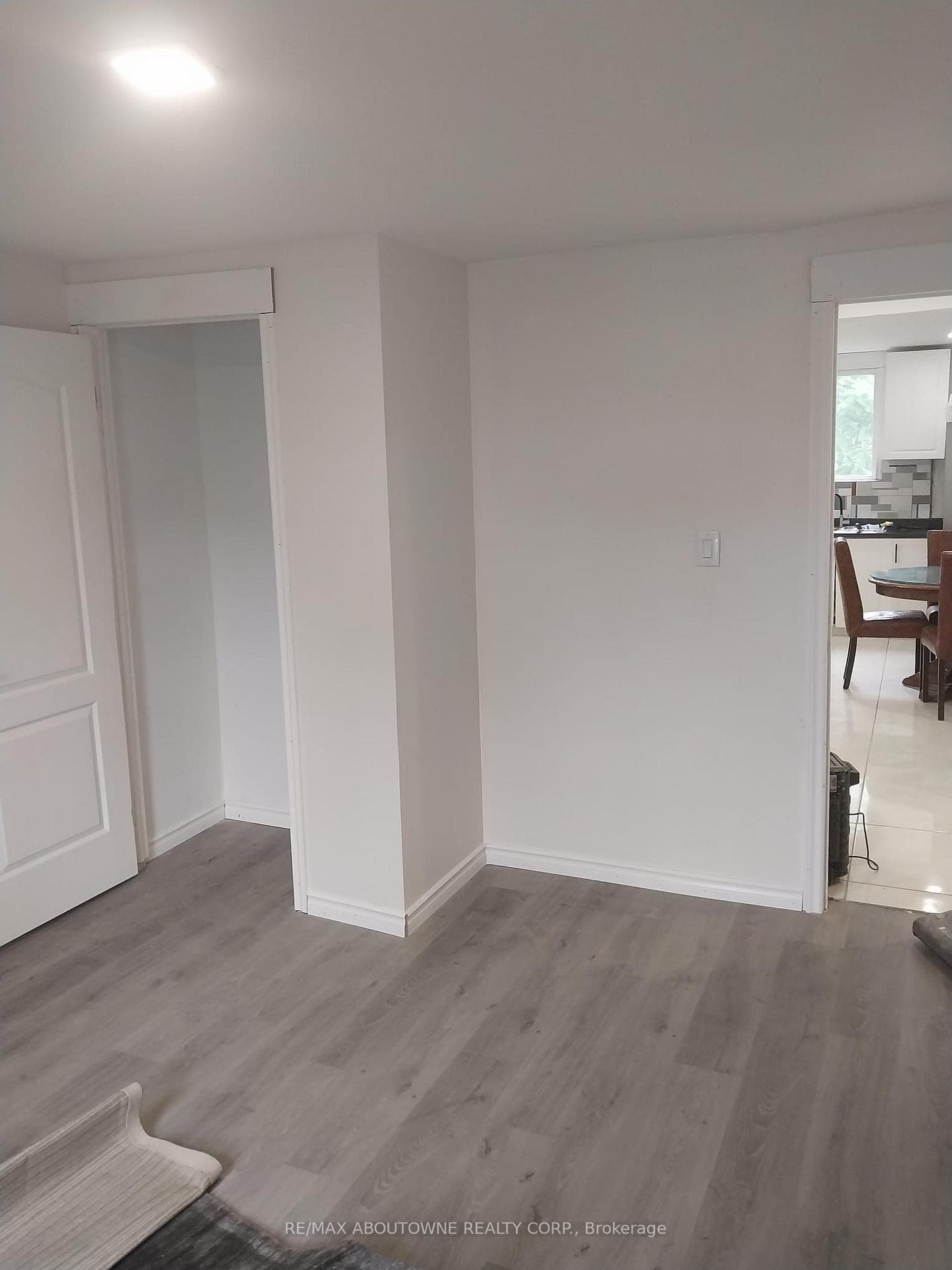 1071 SOUTHCOTE Road photo 7