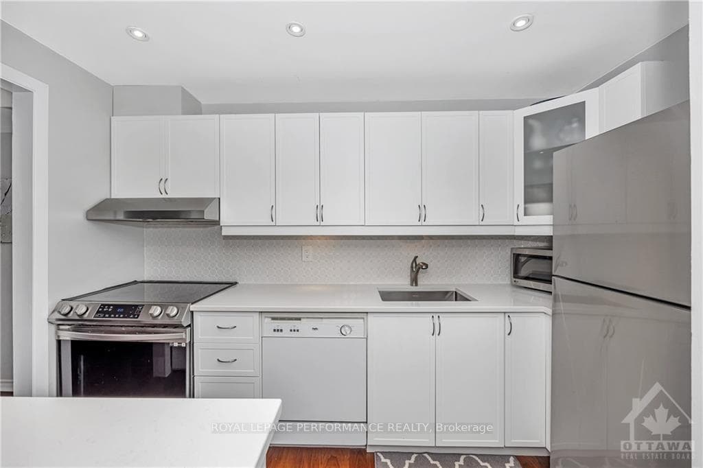 49 SHERWAY Drive Unit 7 photo 11