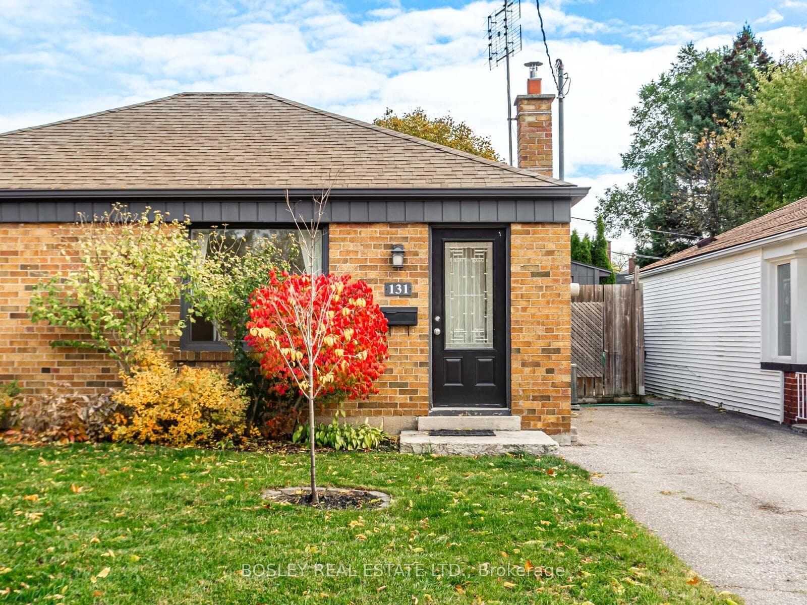 131 Meighen Avenue photo 4