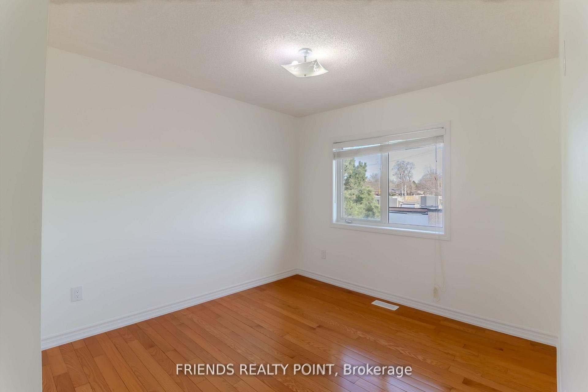 1075 Ellesmere Road Unit 5 photo 24