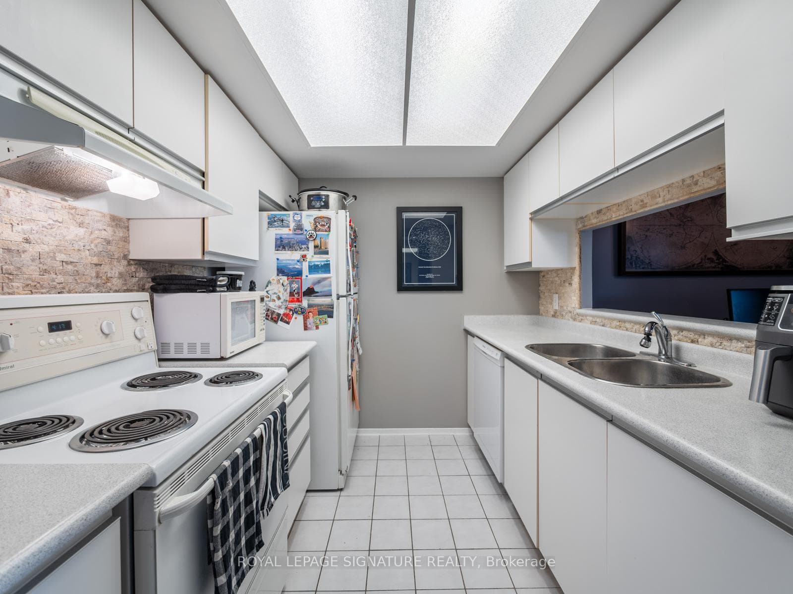 2550 Lawrence Avenue Unit 1404 photo 15