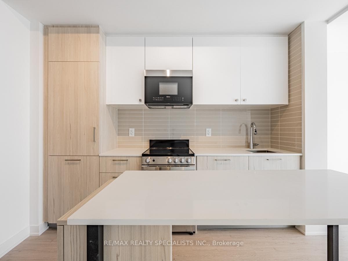 65 MUTUAL Street Unit 3003 photo 11