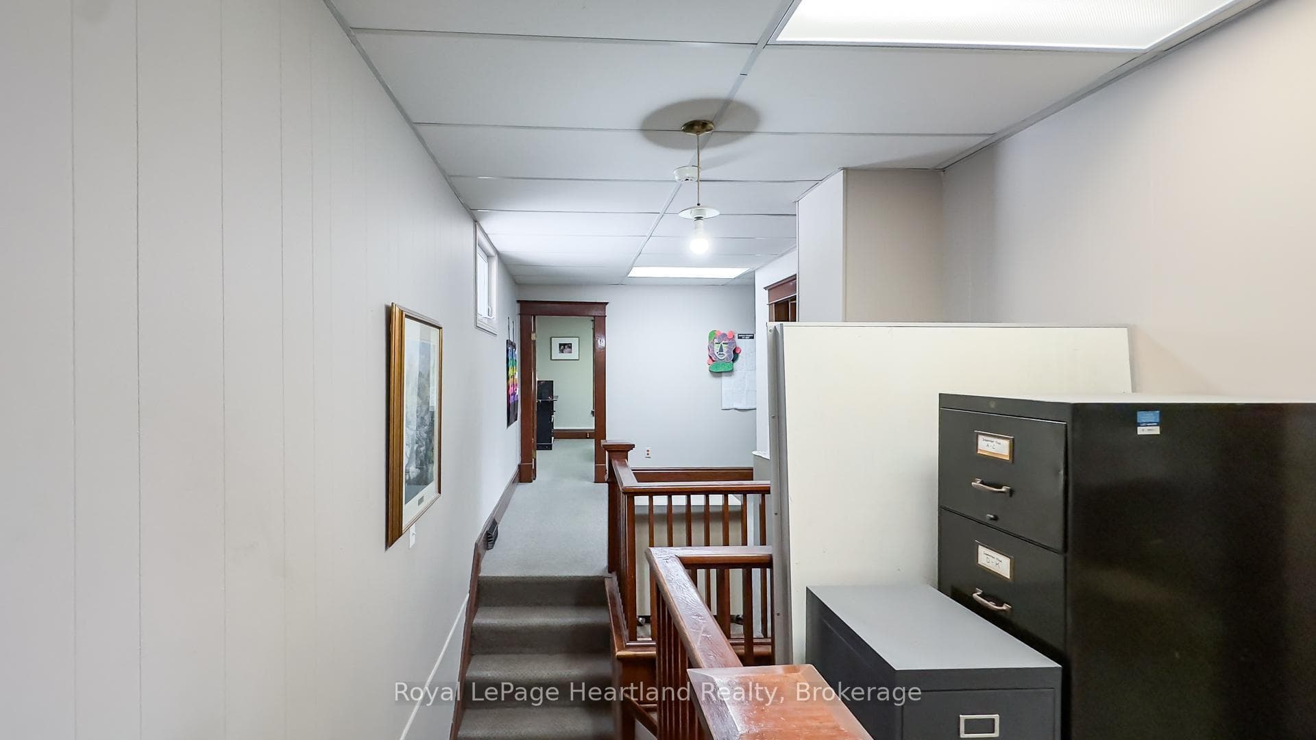 401 QUEEN Street photo 3