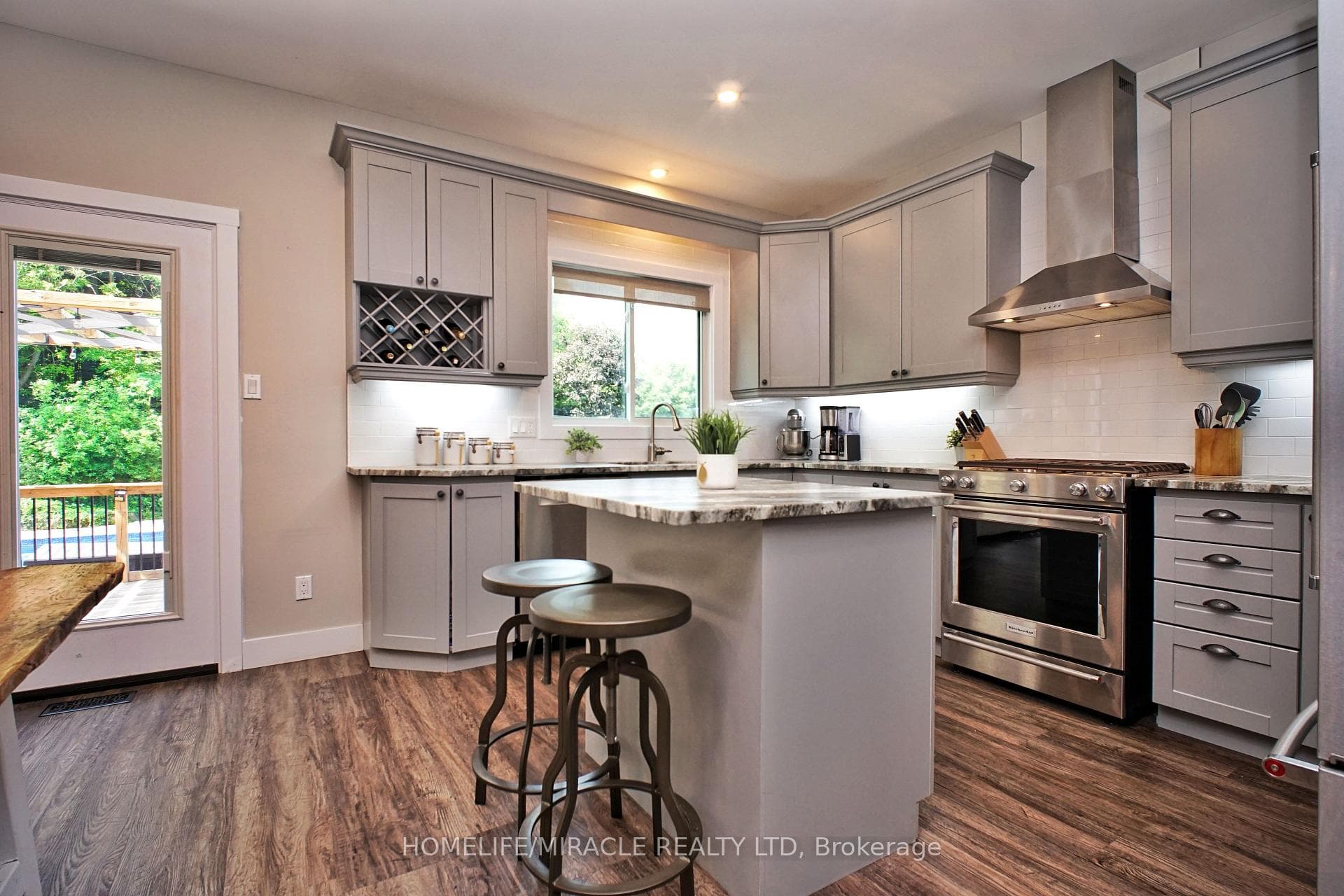 40 Mccormick Drive photo 12
