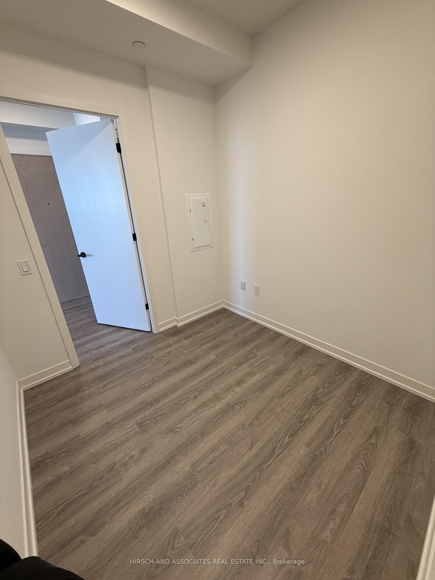 8 Interchange Way Unit 3208 photo 11