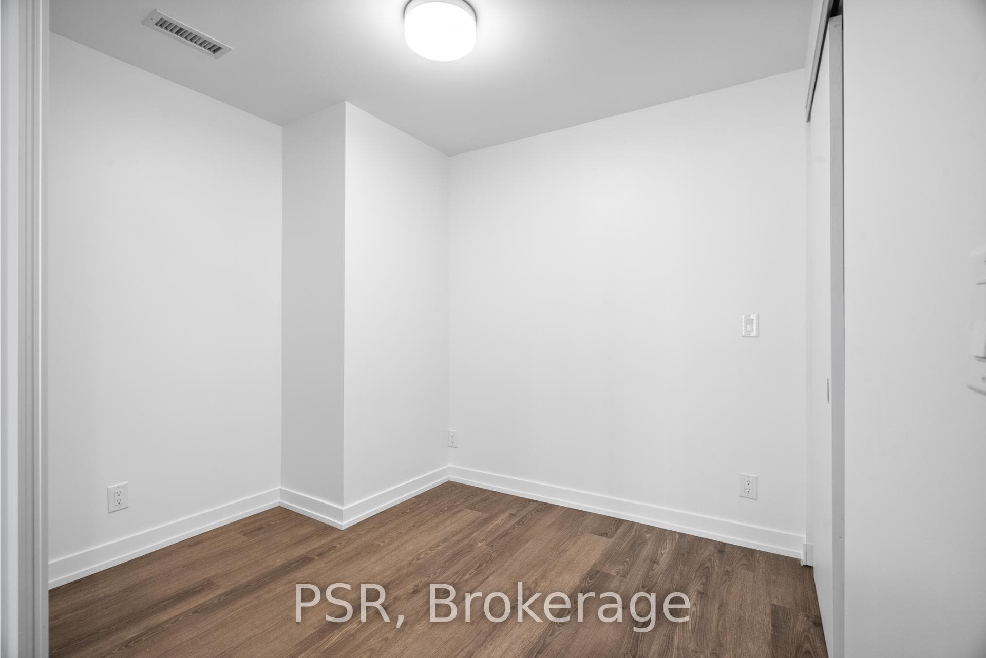 11 Ordnance Street Unit 1811 photo 14