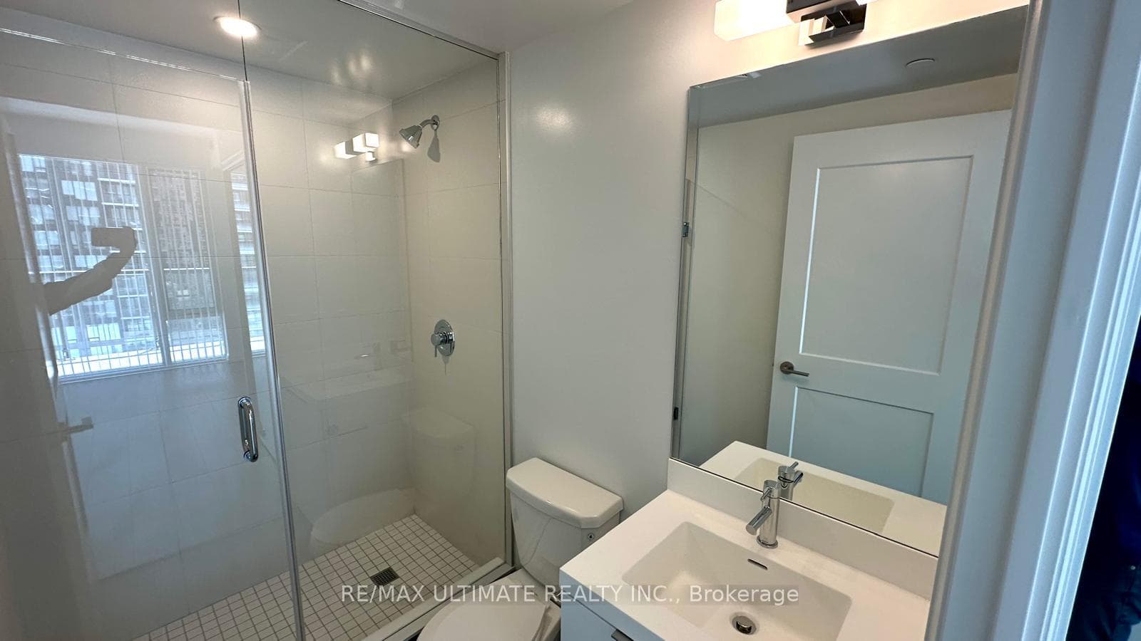 8 Widmer Street Unit 3212 photo 15