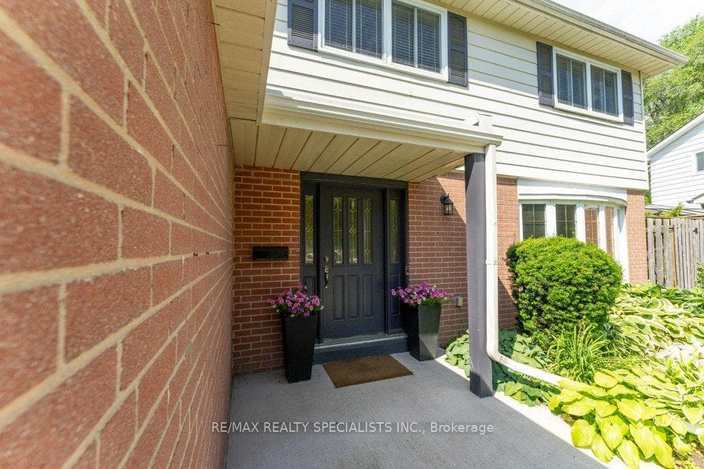 68 Windermere Court photo 3