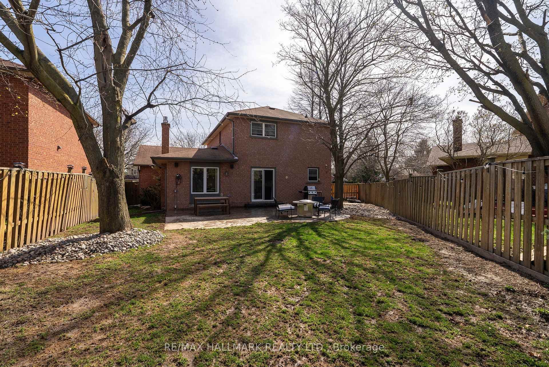 8 Langmaid Court photo 29