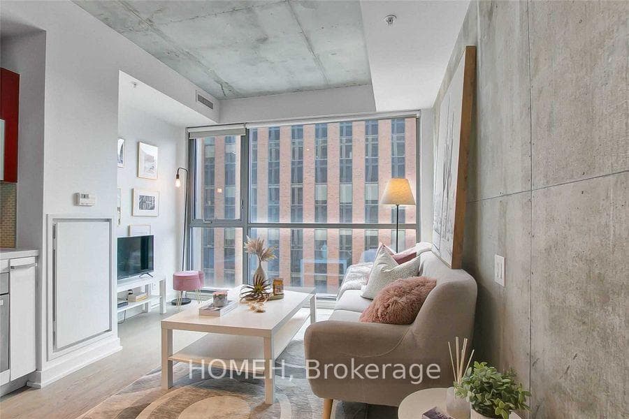39 Brant Street Unit 523 photo 2