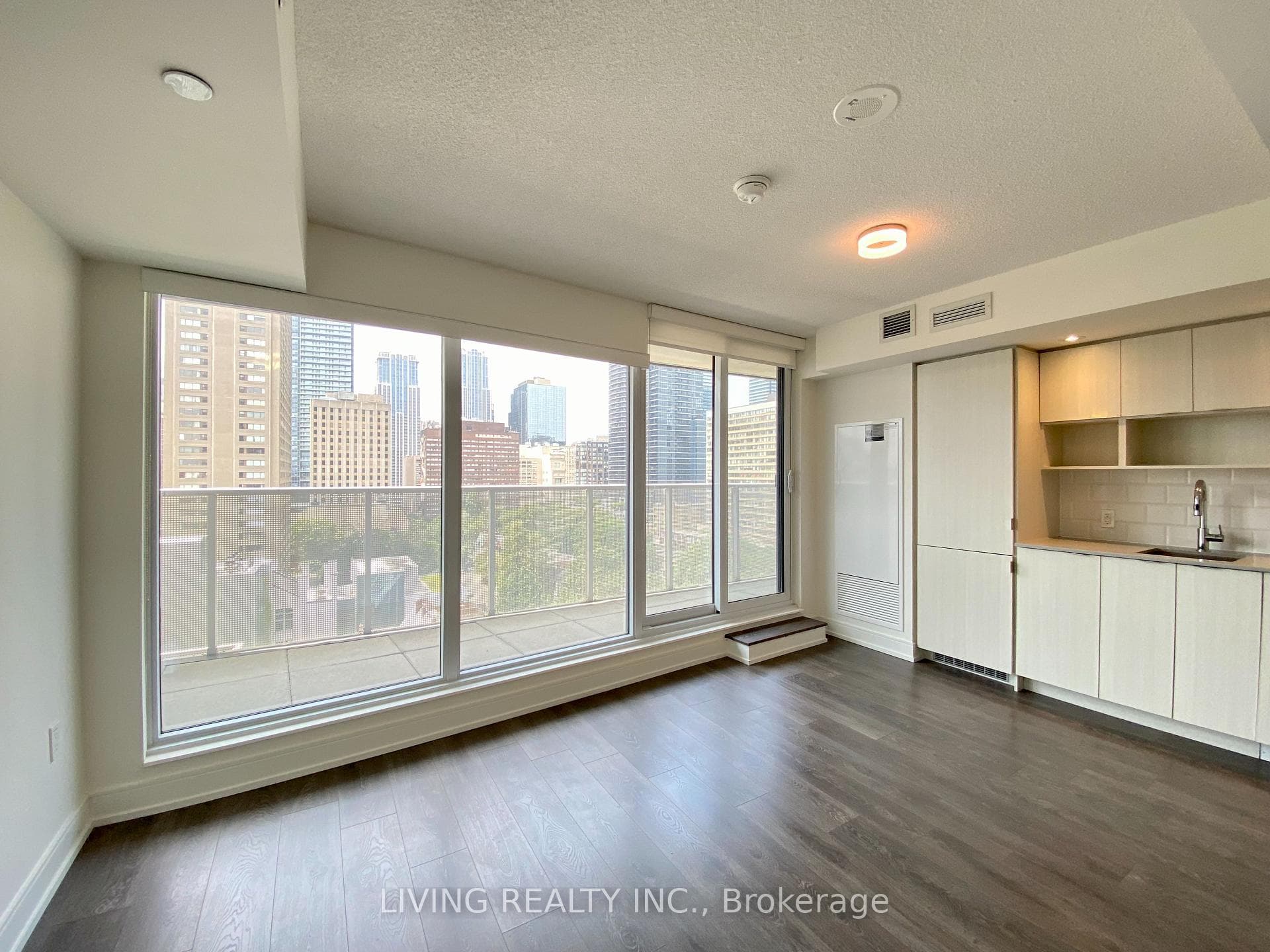 89 Mcgill Street Unit 1012 photo 9