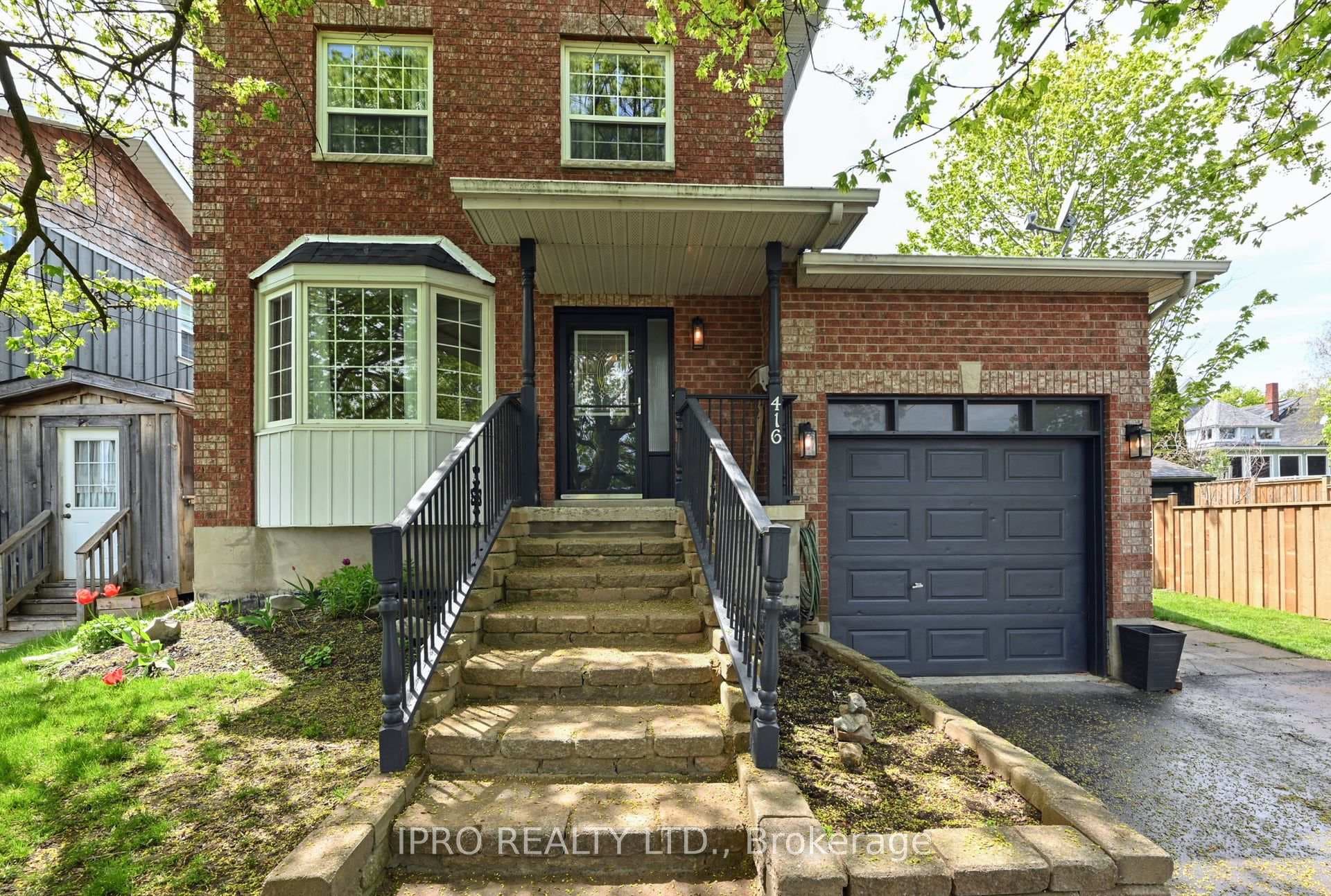 416 William Street photo 2
