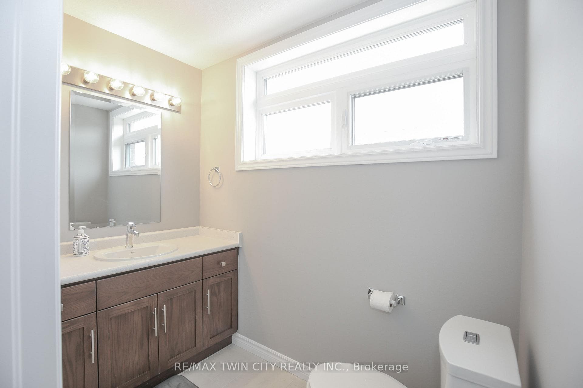 7 Lomond Lane photo 6
