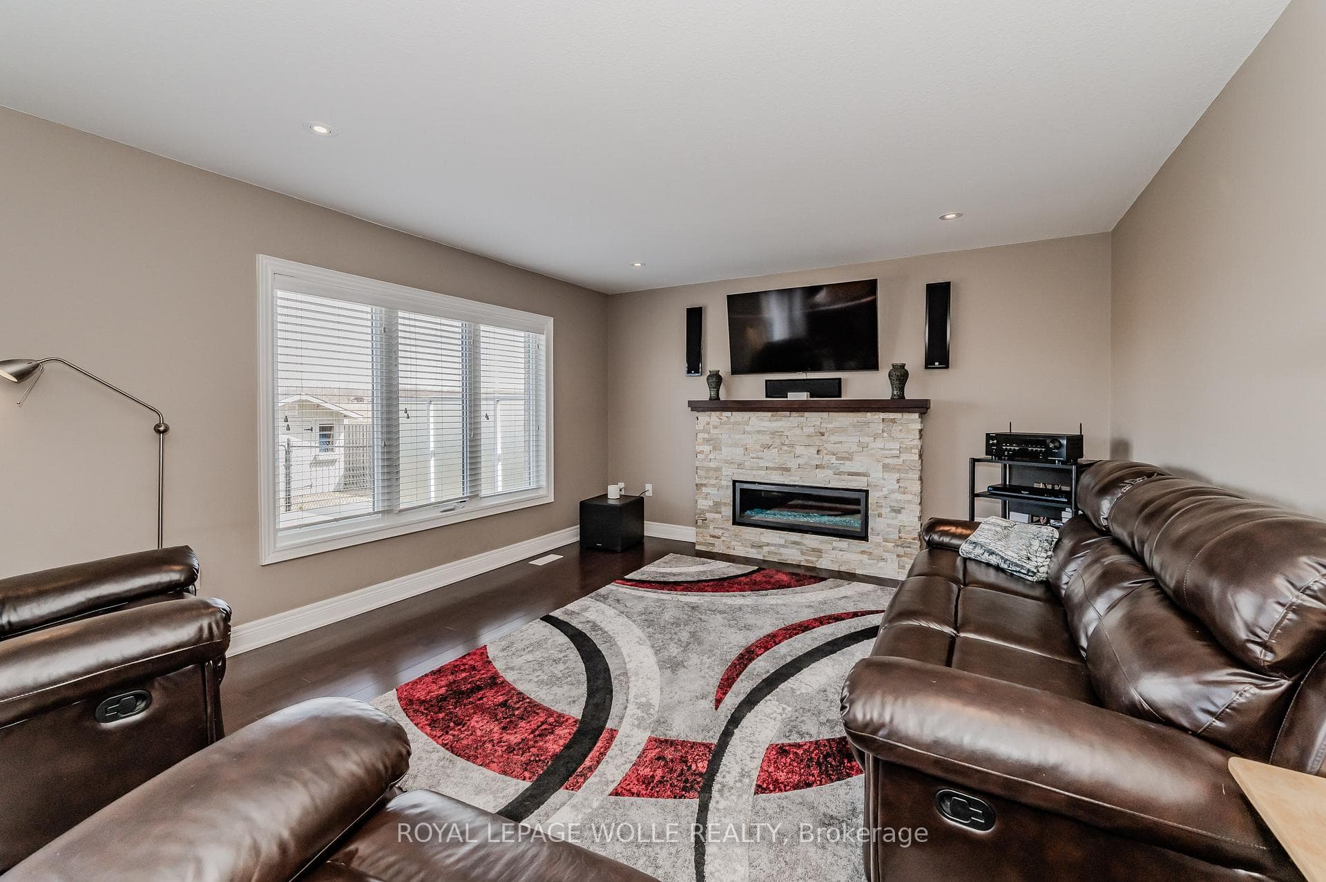 65 Goldschmidt Crescent photo 9