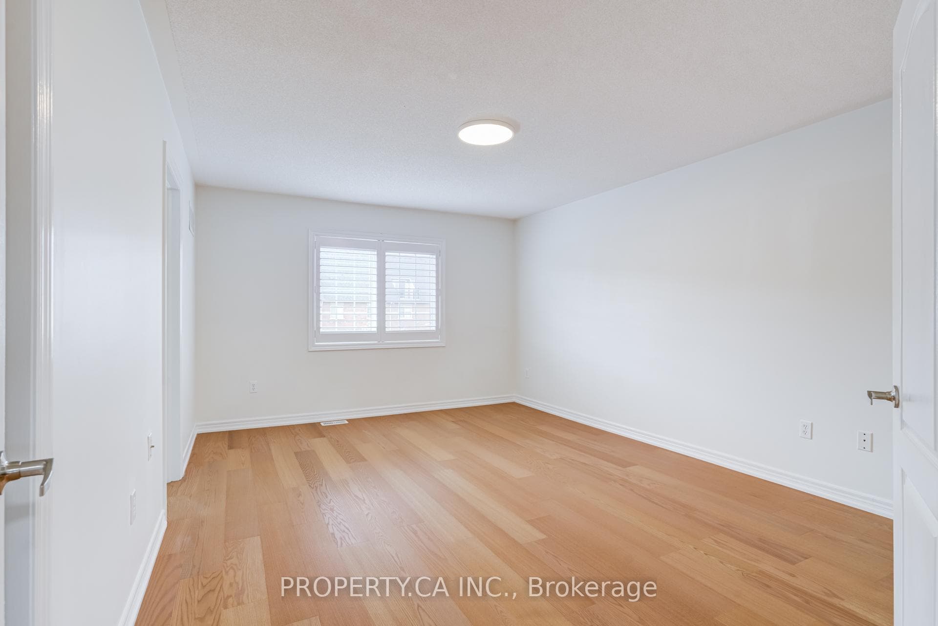 3347 Eglinton Avenue photo 22