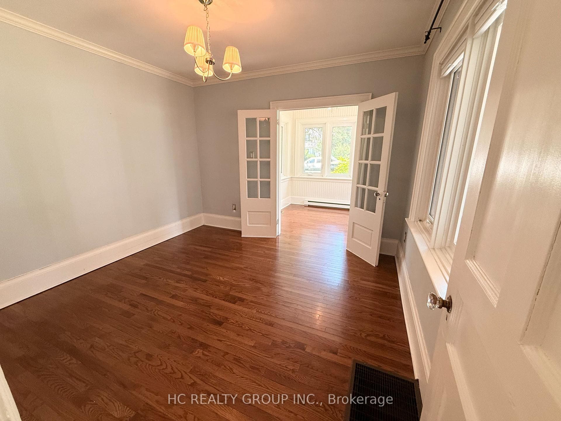 398 Maple Avenue photo 13