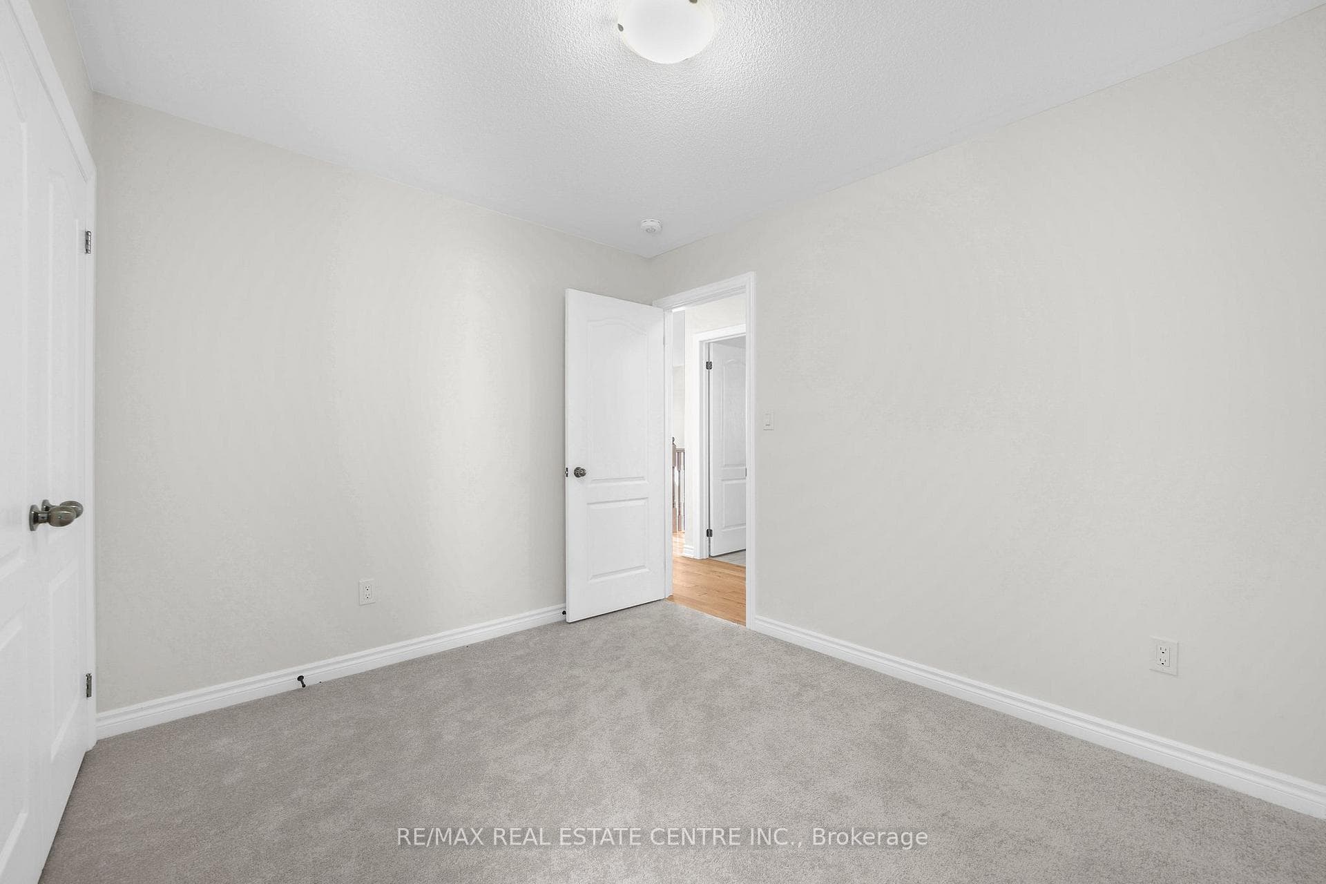 15 LAWRENCE D. PRIDHAM Avenue photo 21