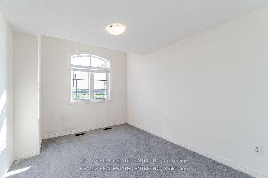85 Bronson Terrace photo 34