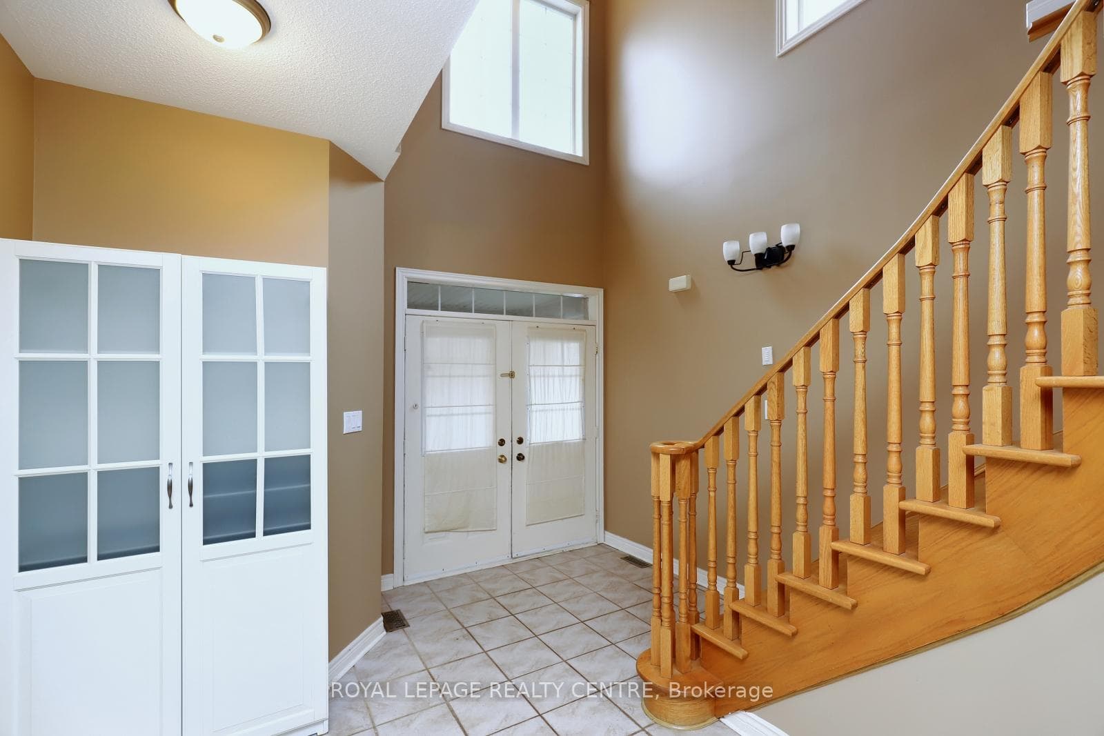 594 Navigator Drive photo 4