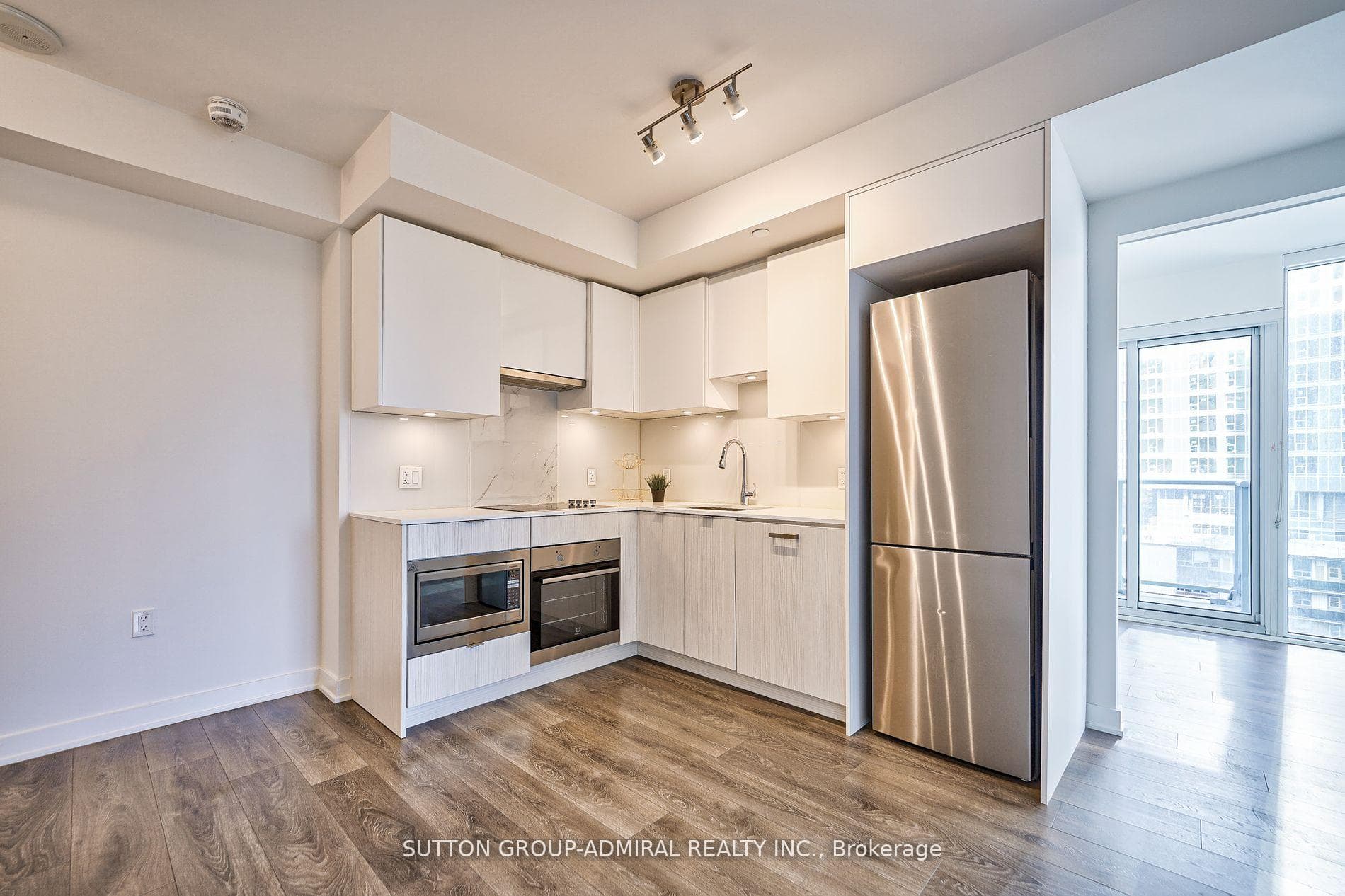 195 Redpath Avenue Unit 1212 photo 3