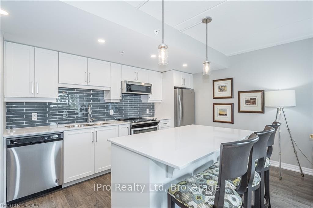 104 SUMMIT RIDGE Drive Unit #211 photo 9