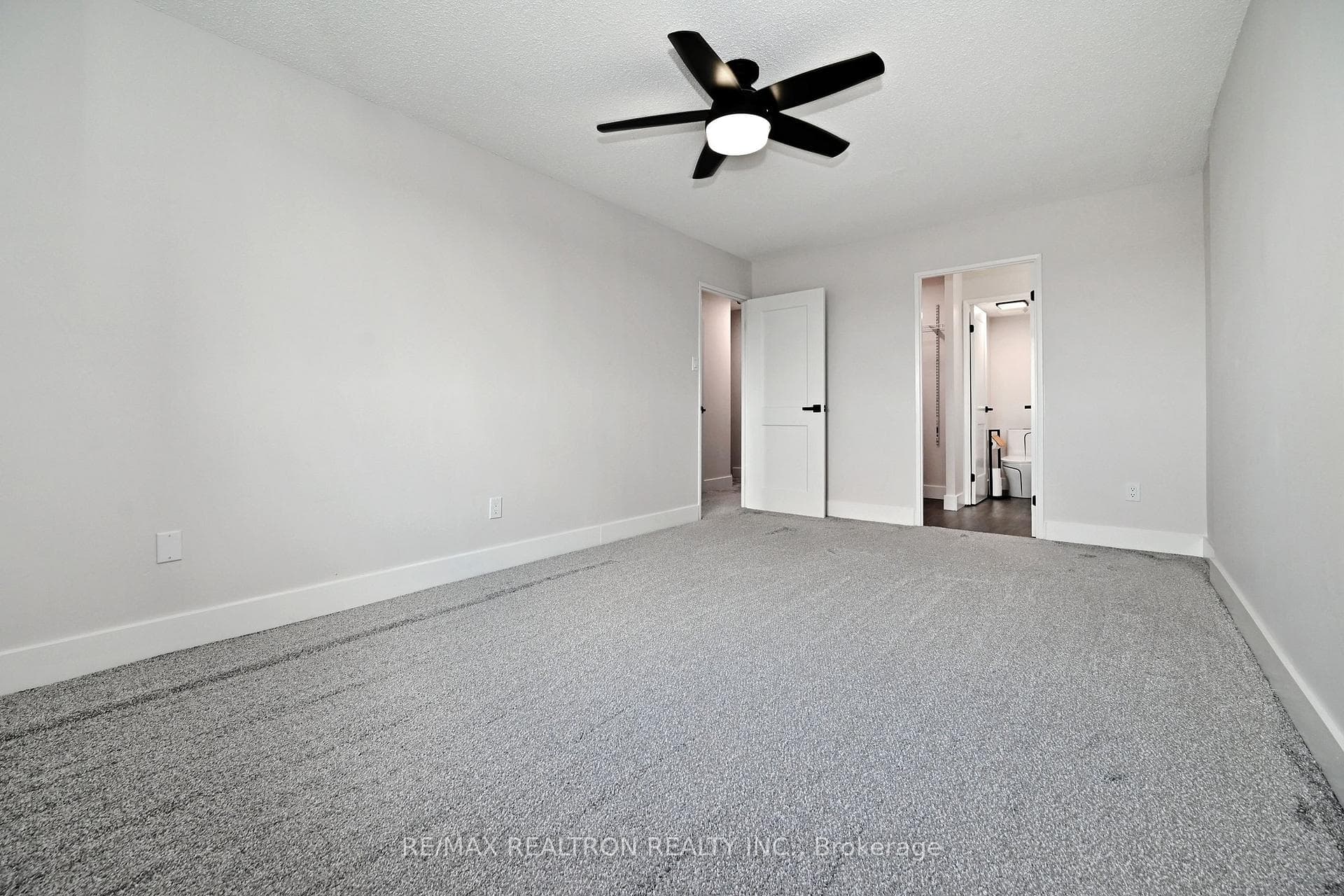 4005 Don Mills Road Unit 322 photo 22