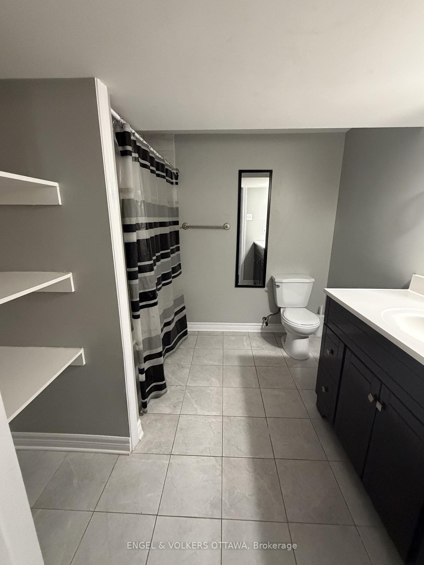 1199 OLD MONTREAL Road Unit B photo 18