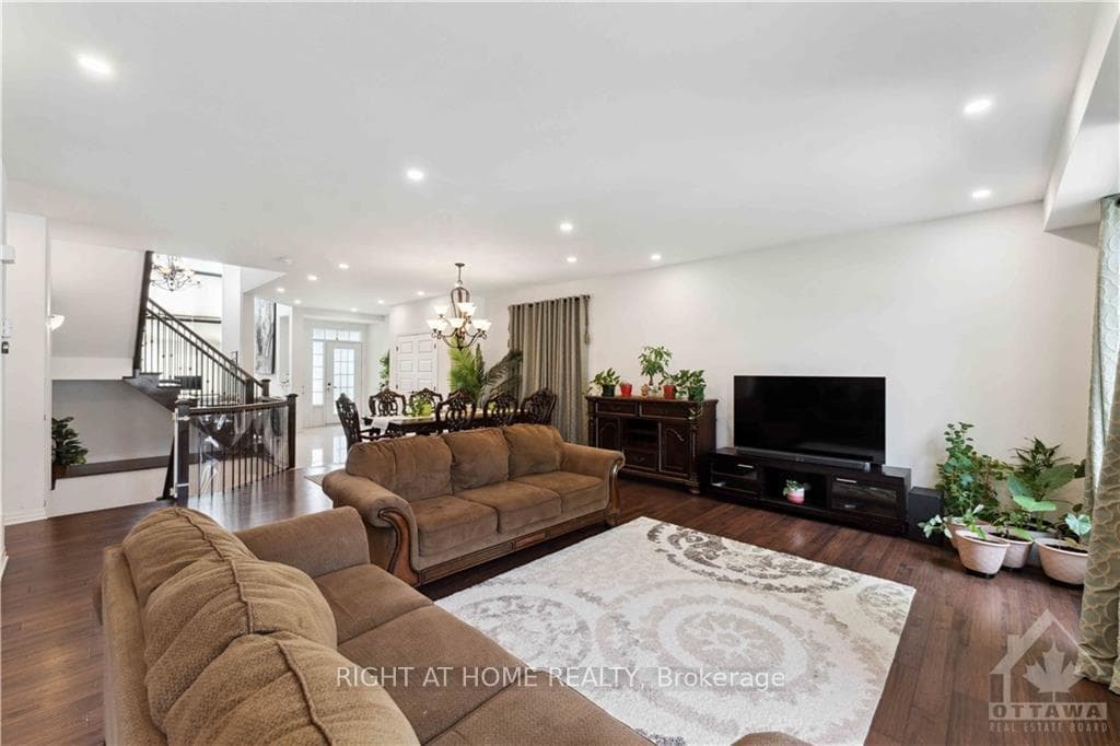 546 PEERLESS Street photo 4