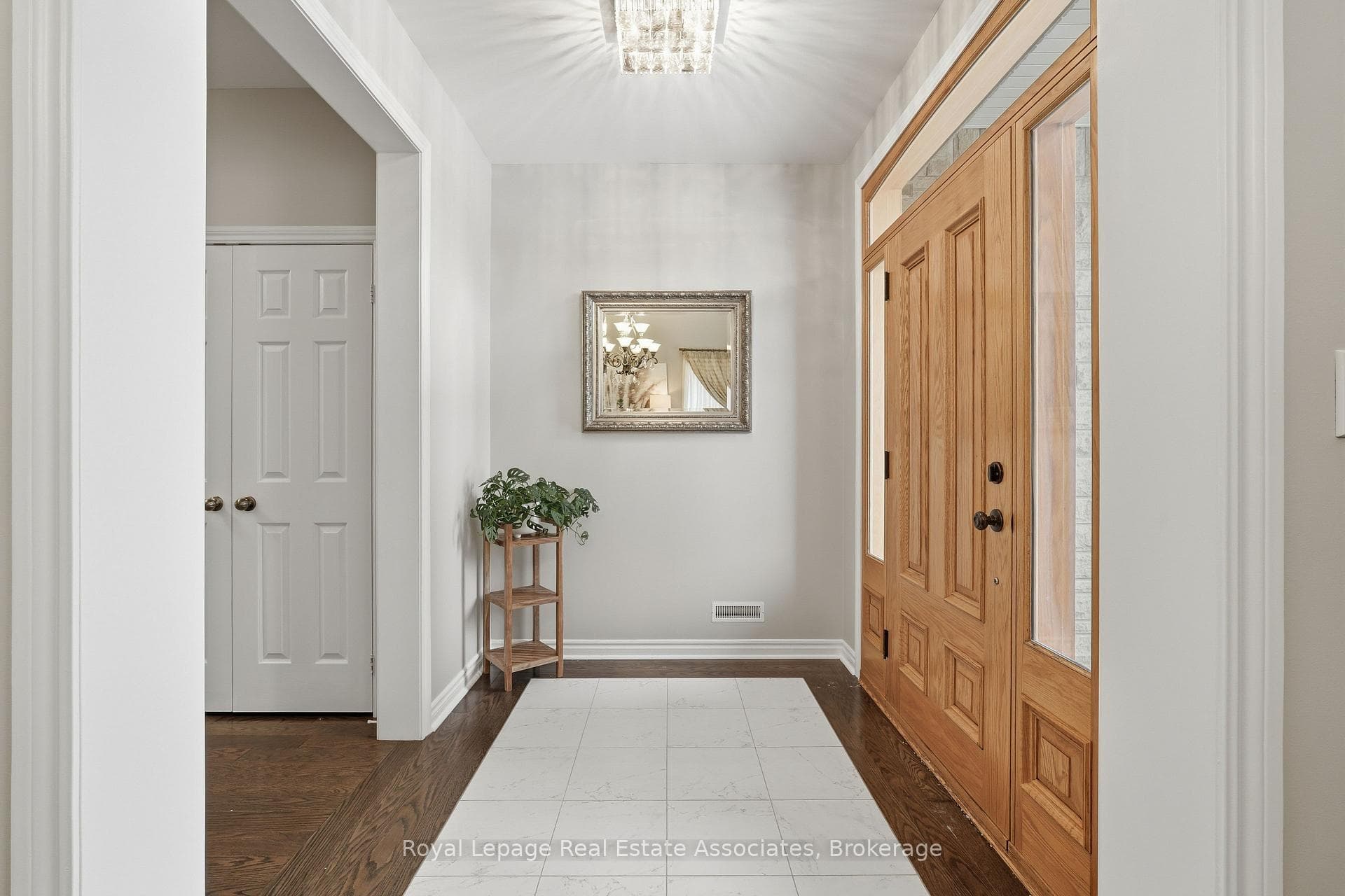 290 Eaton Street photo 6
