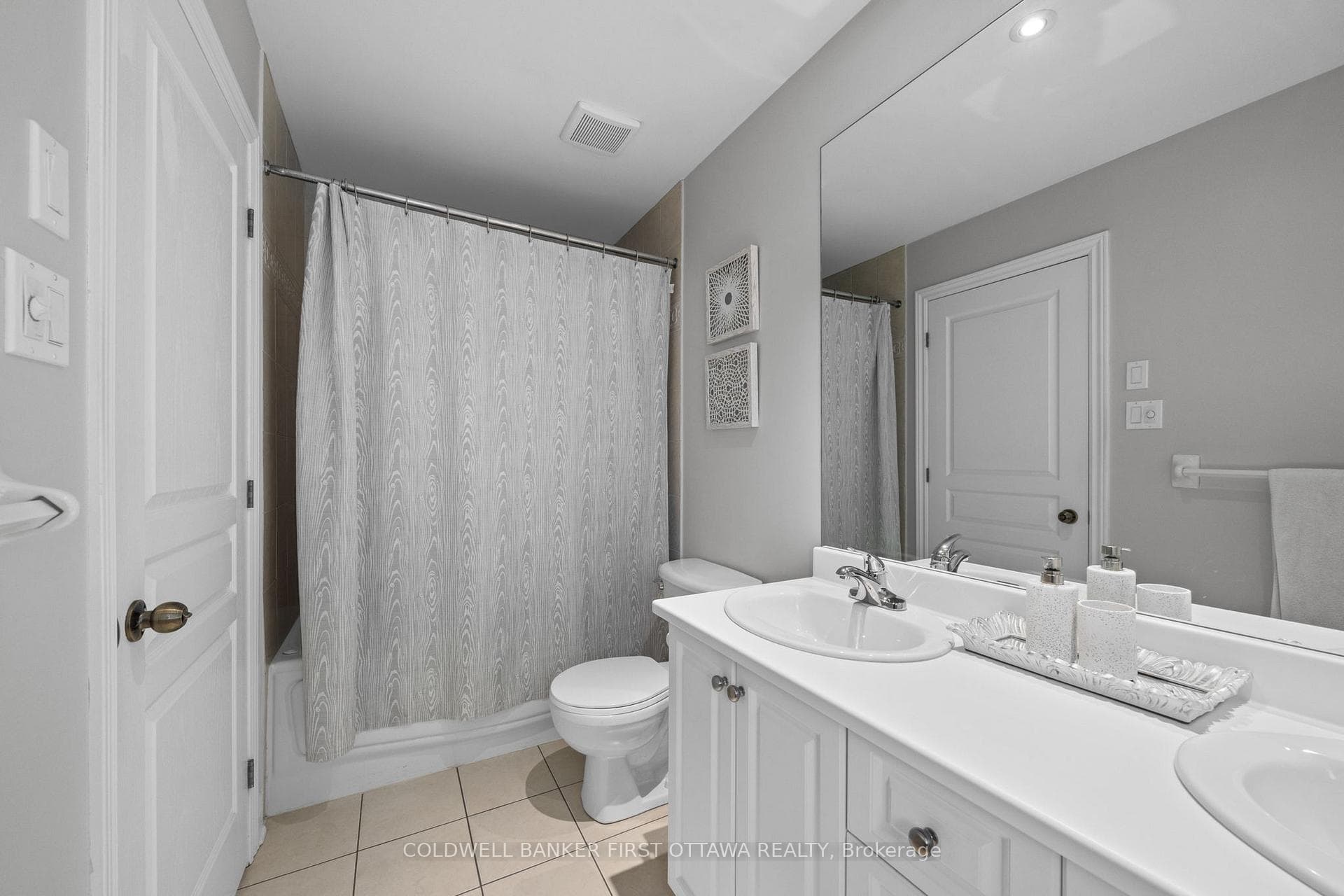 2803 St. Stephen's Street photo 25