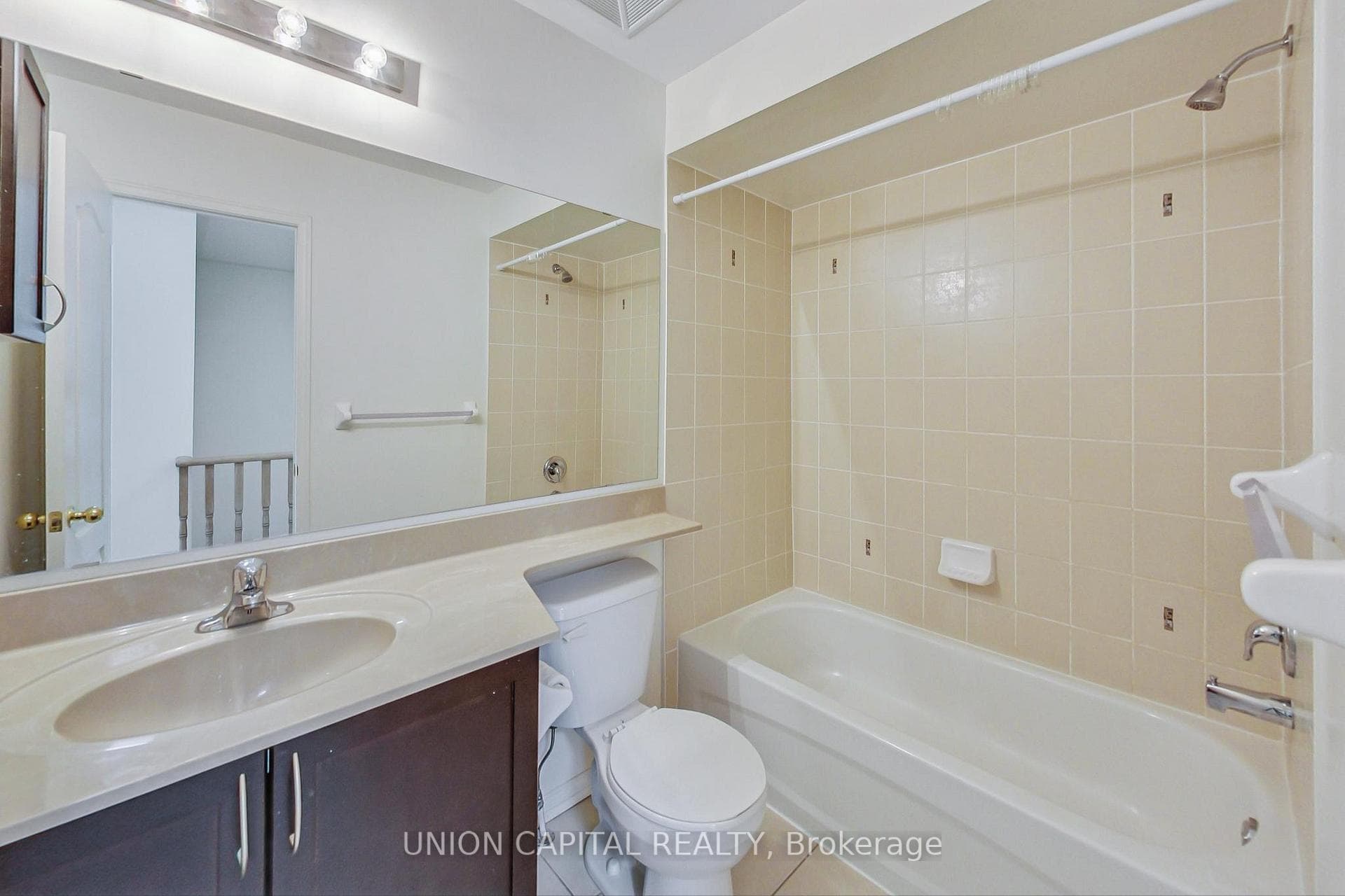 19 Hays Boulevard Unit 4 photo 9
