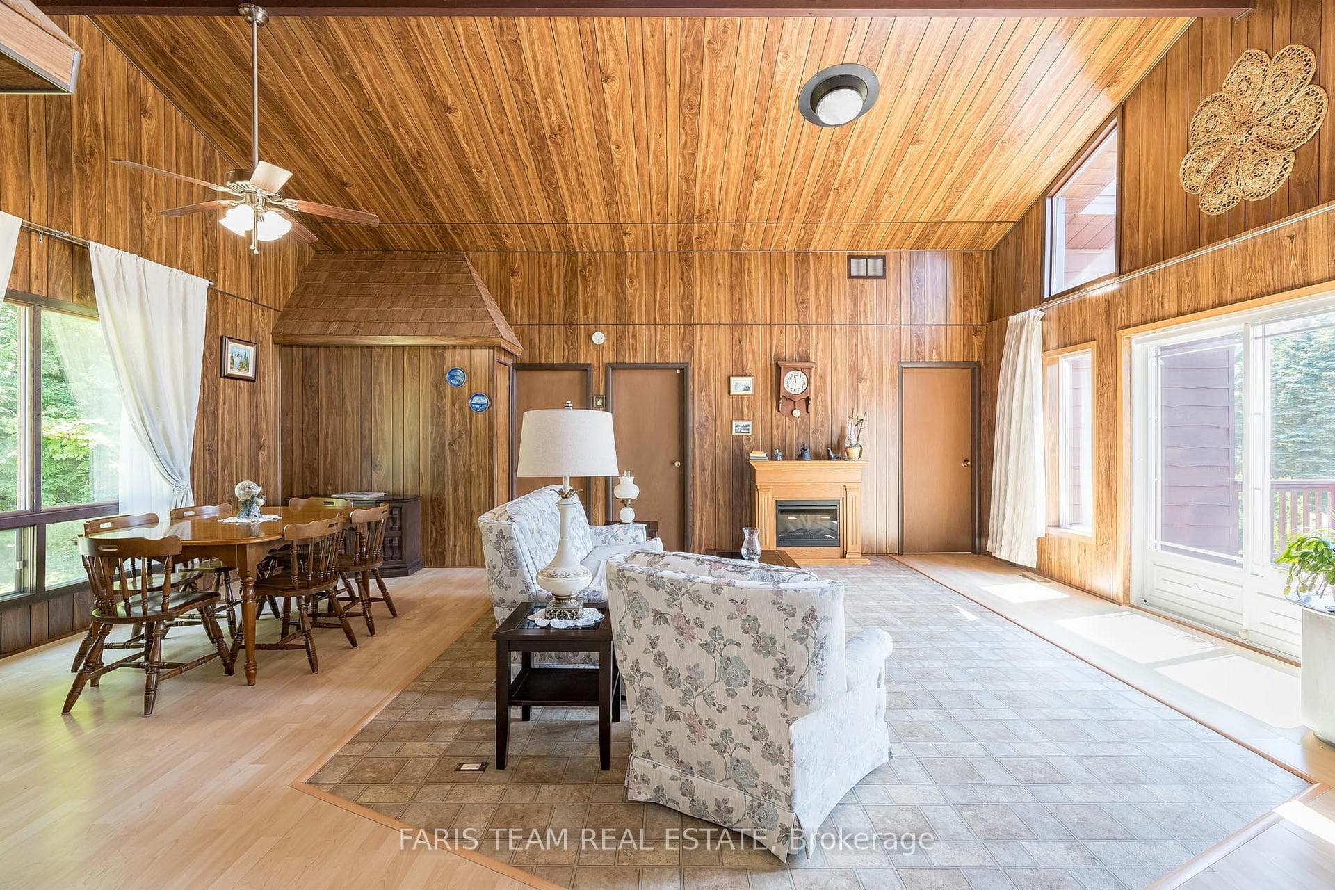 129 Moreau Parkway photo 6
