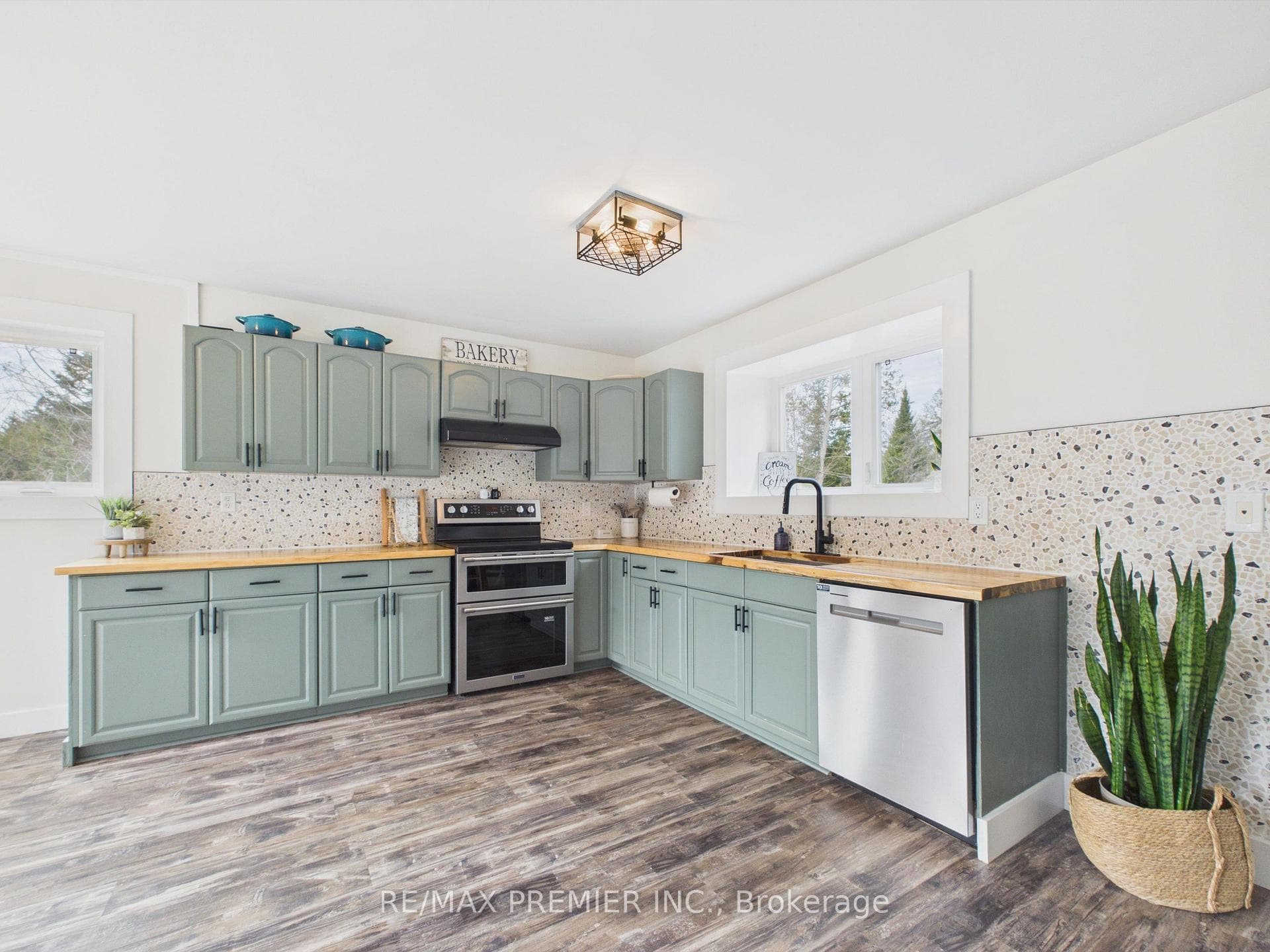 1131 Springdale Park Road photo 9