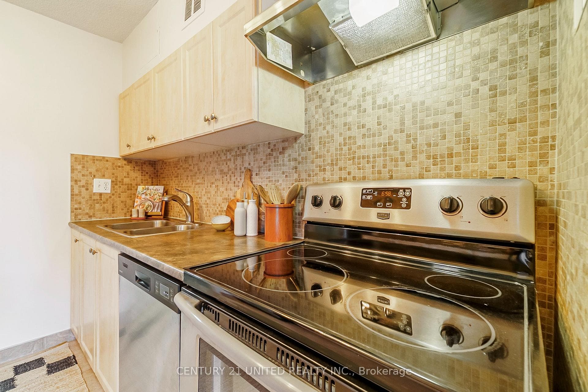 140 Ling Road Unit 101 photo 20
