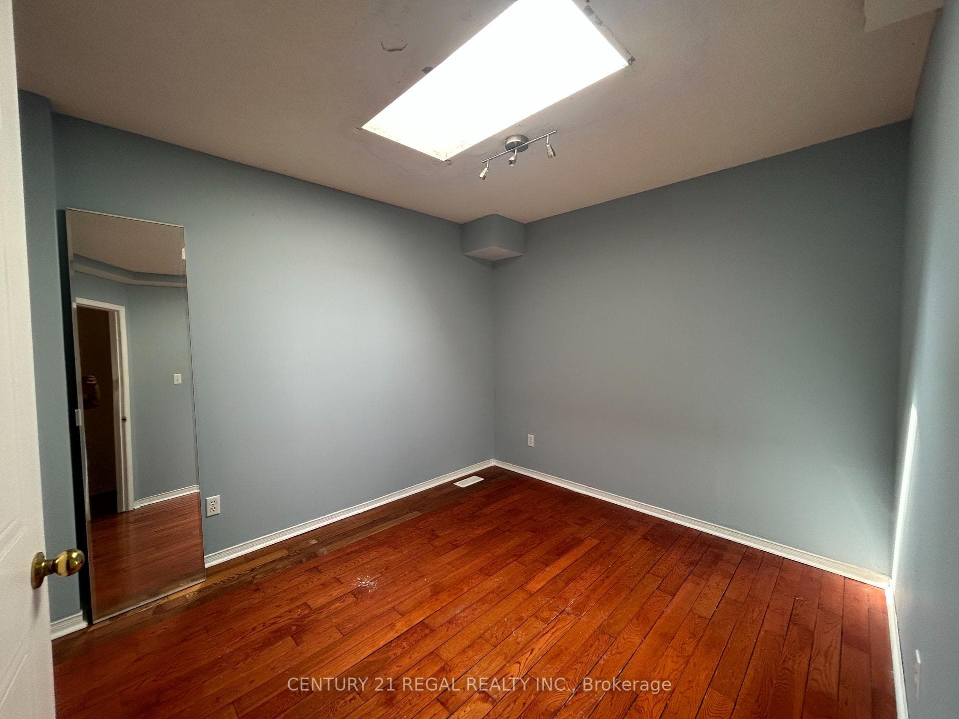 1289 Queen Street Unit #2 photo 8