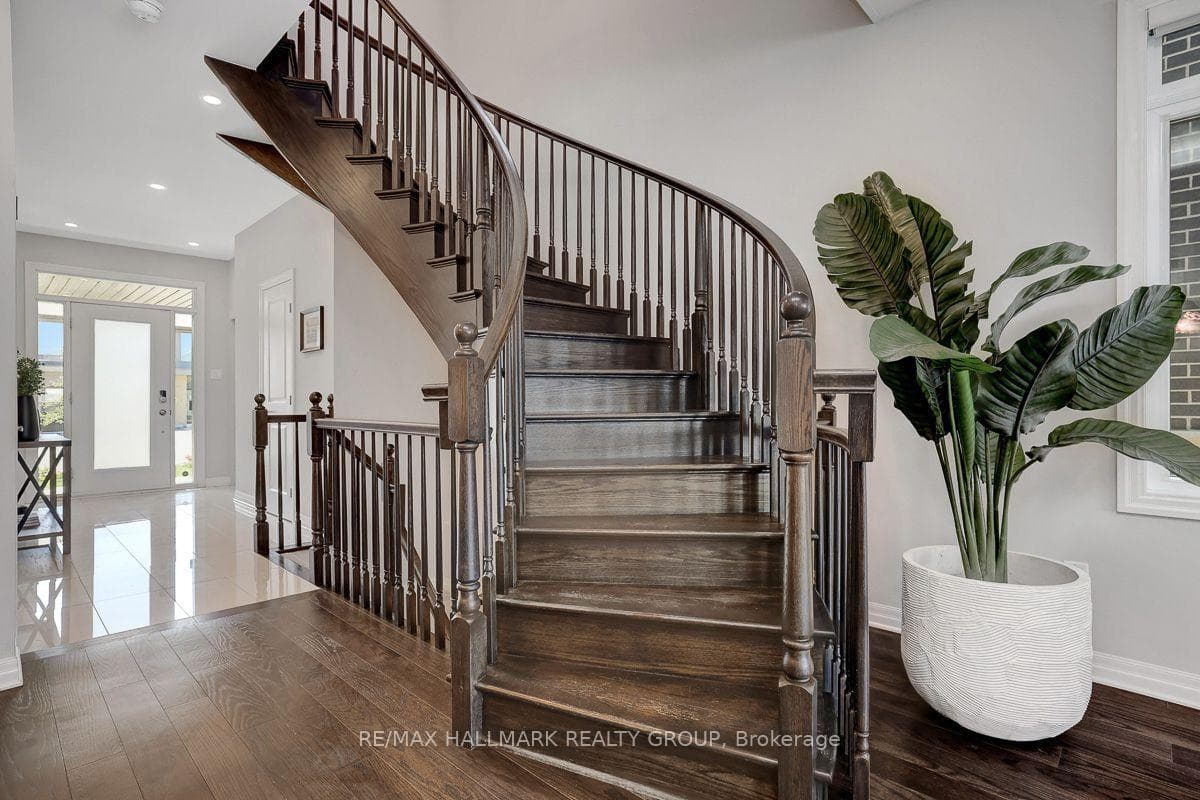 317 Lysander Place photo 4