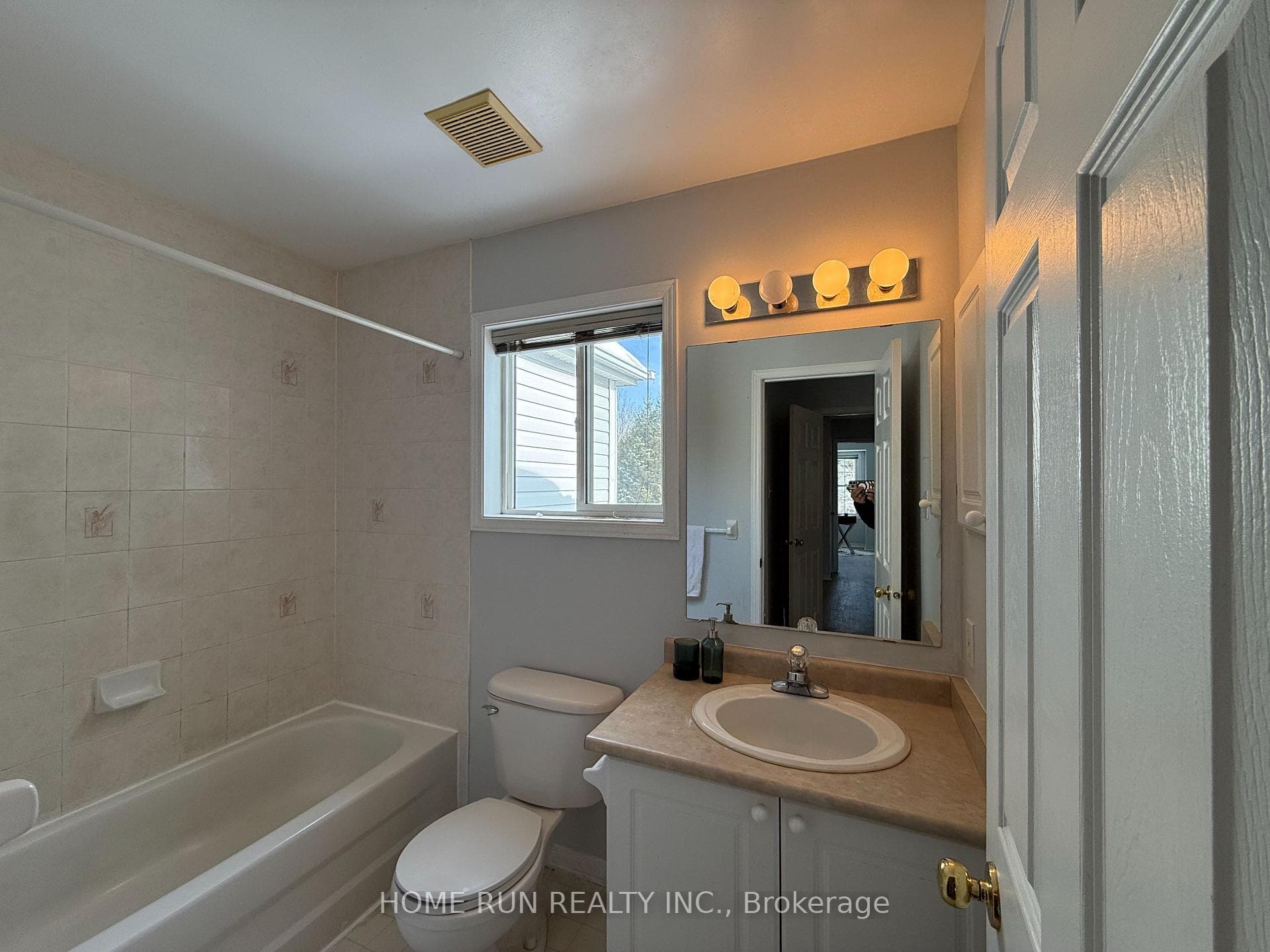 95 Hemlo Crescent photo 28