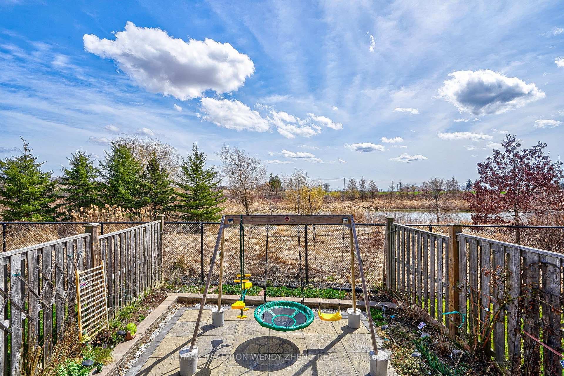 537 Reeves Way Boulevard photo 39
