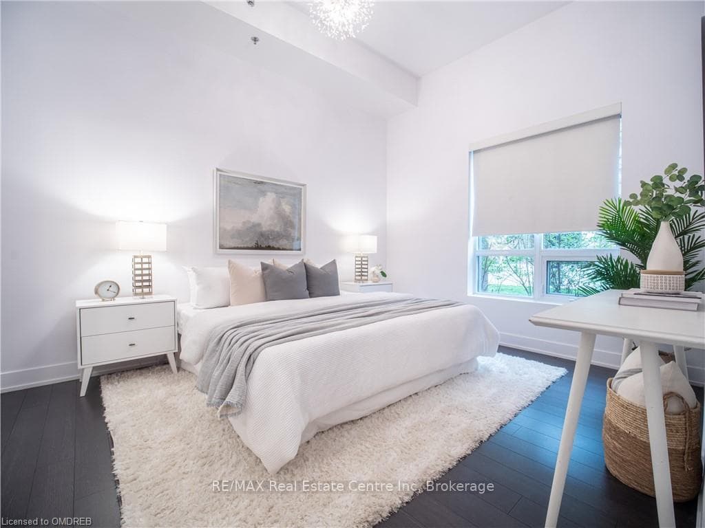 2490 OLD BRONTE ROAD Road Unit 102 photo 20