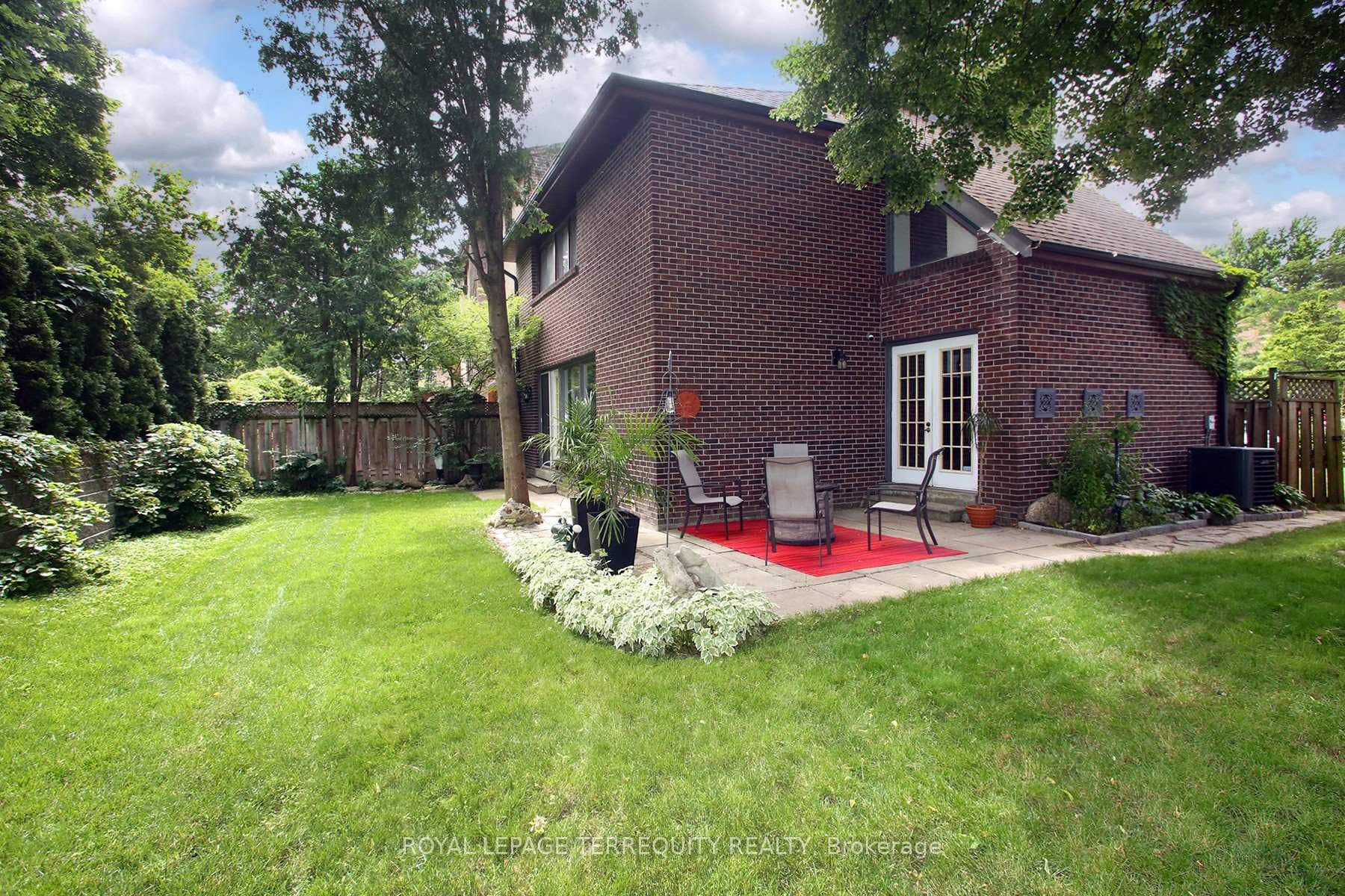 7 Stoneham Road photo 28