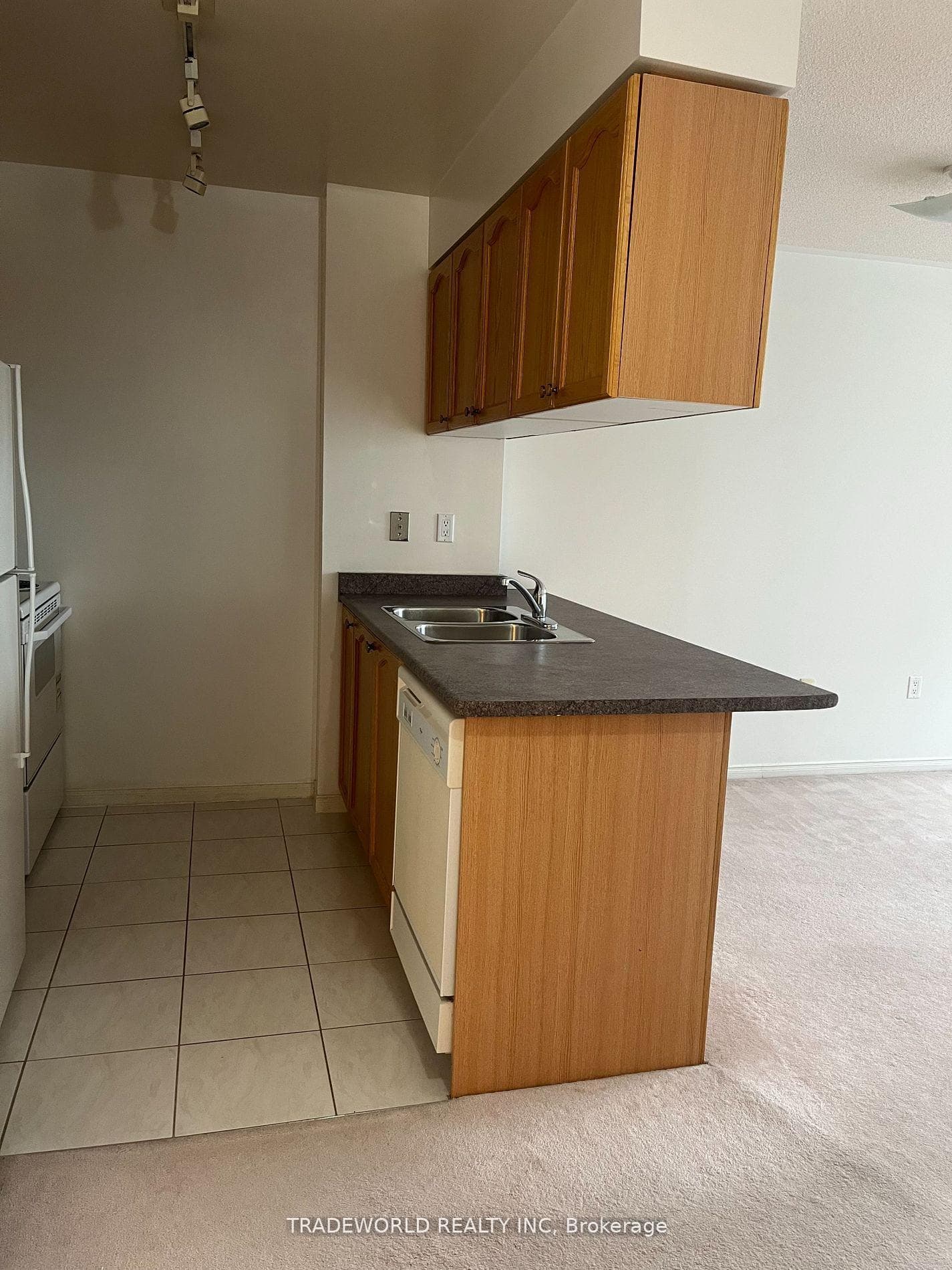 887 Bay Street Unit 1501 photo 2