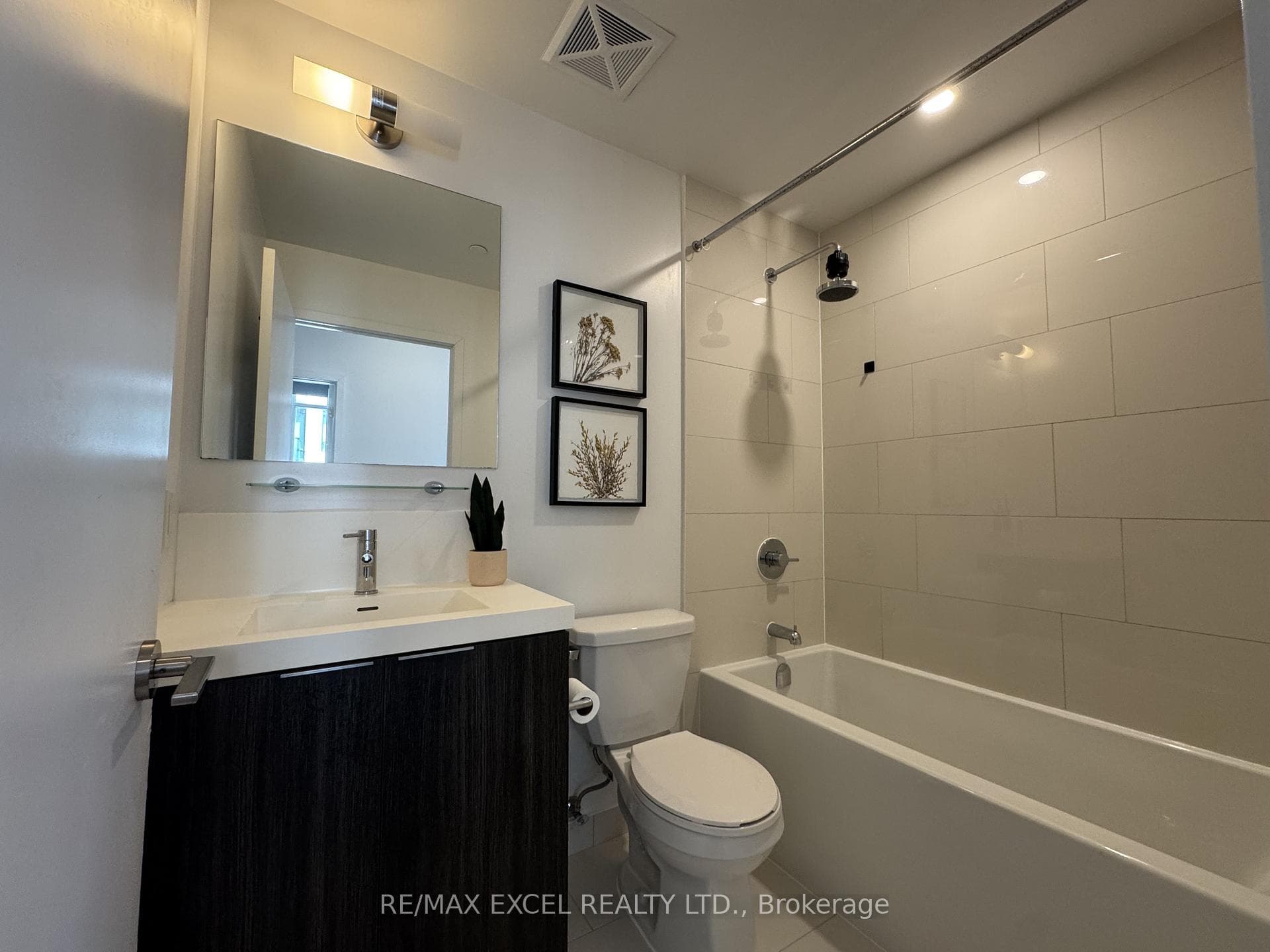 225 Sumach Street Unit 1009 photo 7