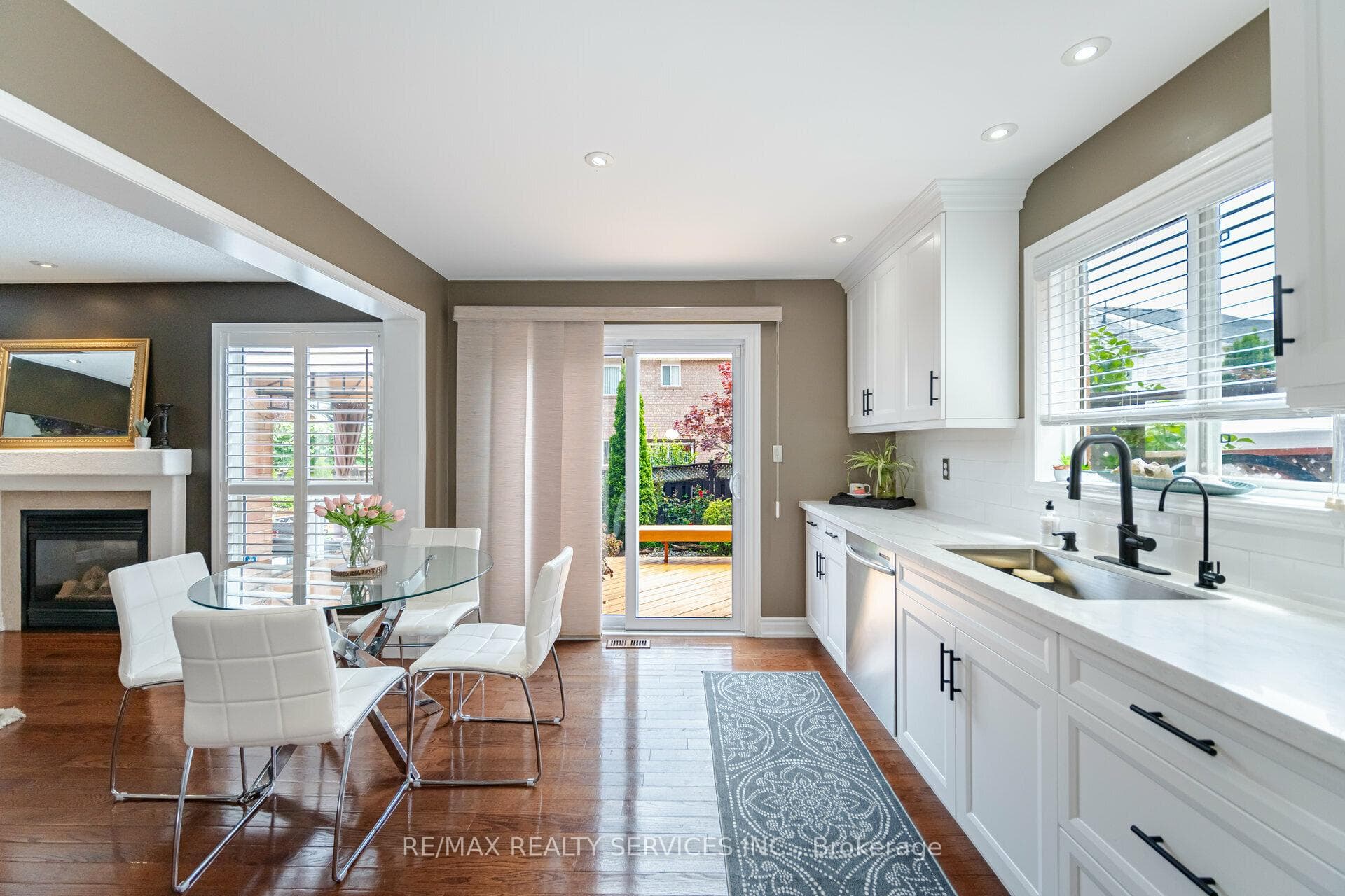 40 Thorpe Crescent photo 13