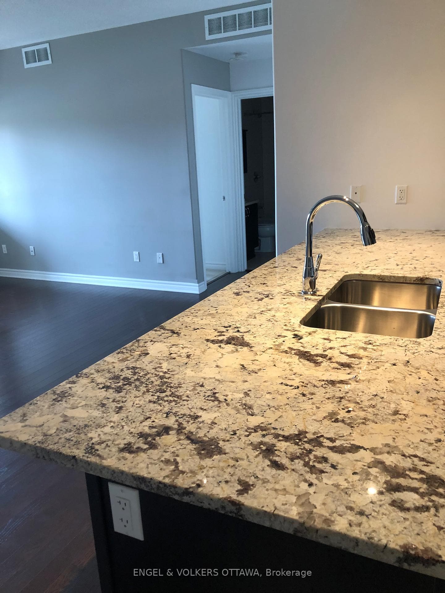 139 Harthill Way Unit C photo 6
