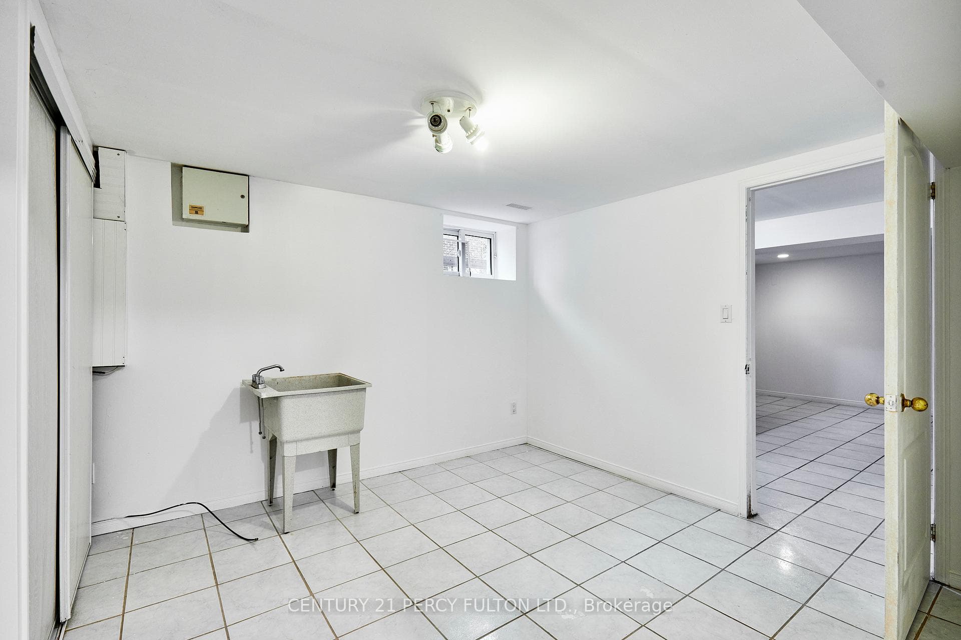 472 Sheppard Avenue photo 28