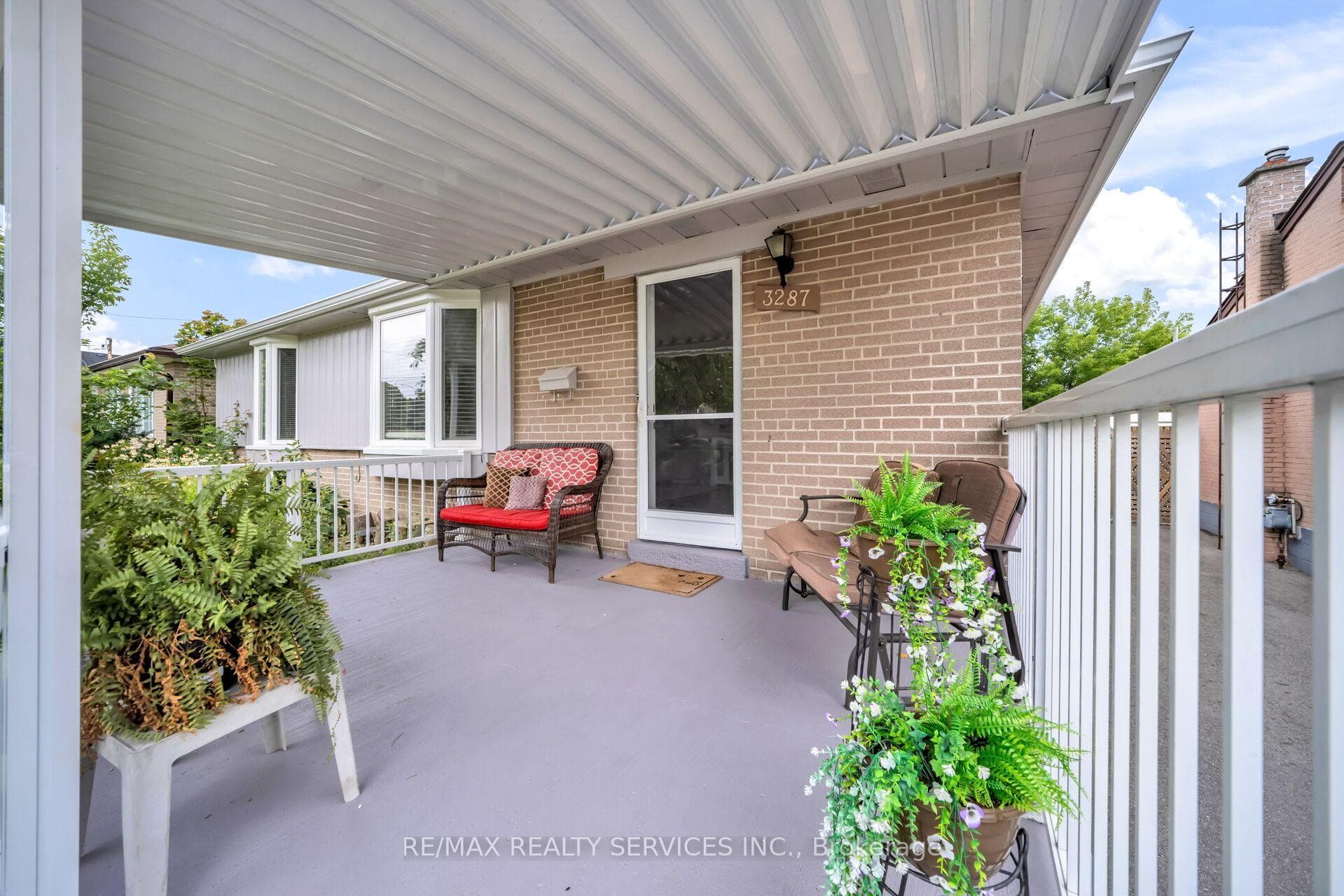 3287 Michaud Avenue photo 3