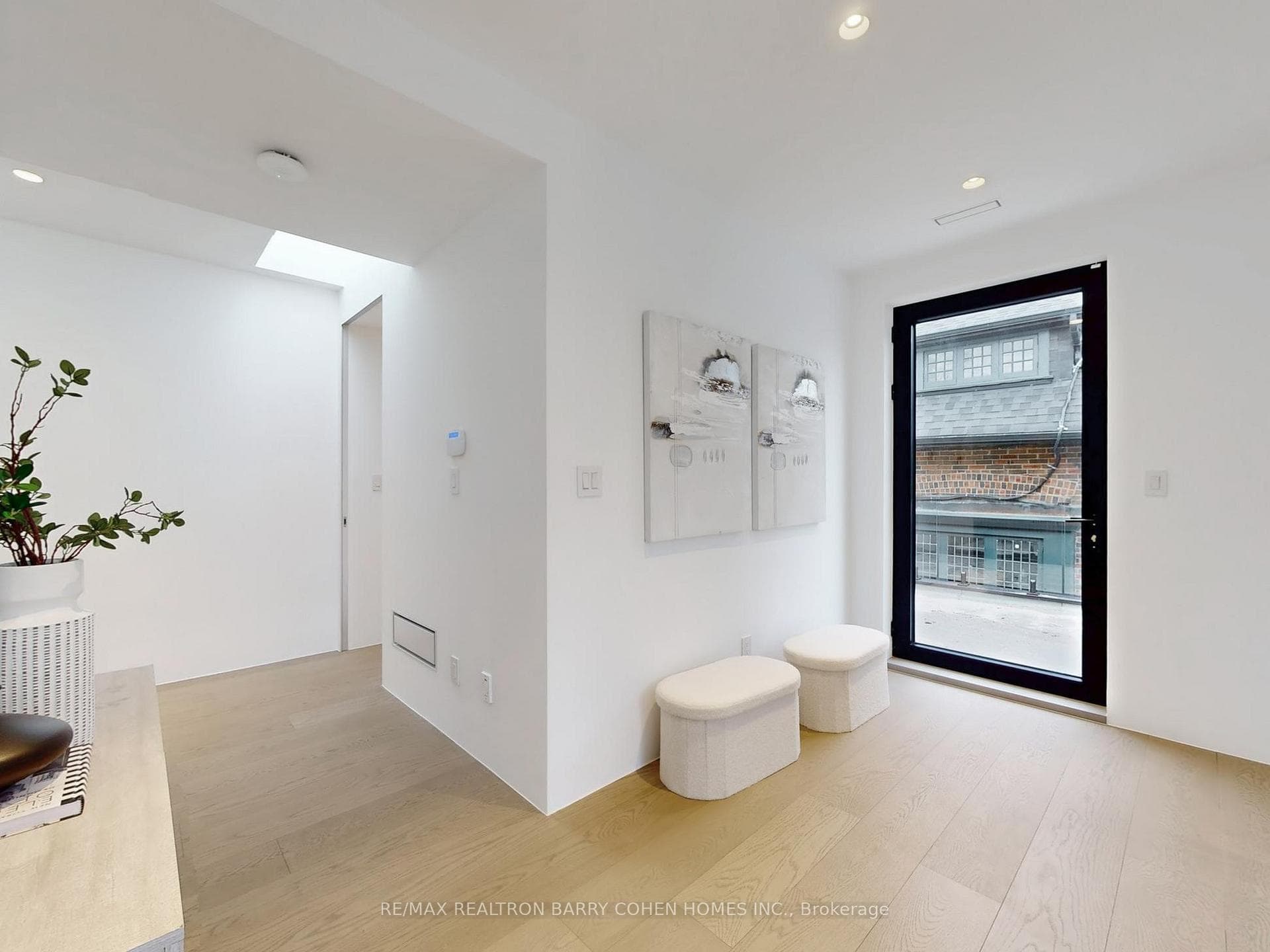135 Imperial Street photo 21